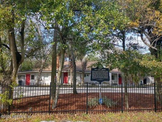 5419 WOODCREST RD, JACKSONVILLE, FL 32205 - Image b58d09df7e1e66f67bbdd38d07d73a5f/2736345985