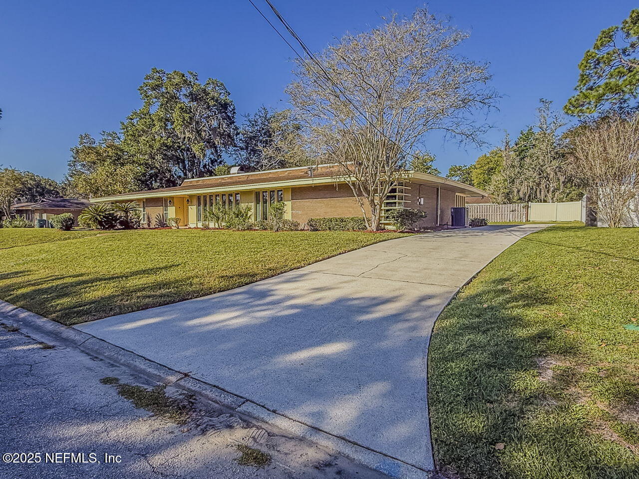 8652 VILLA SAN JOSE Drive E