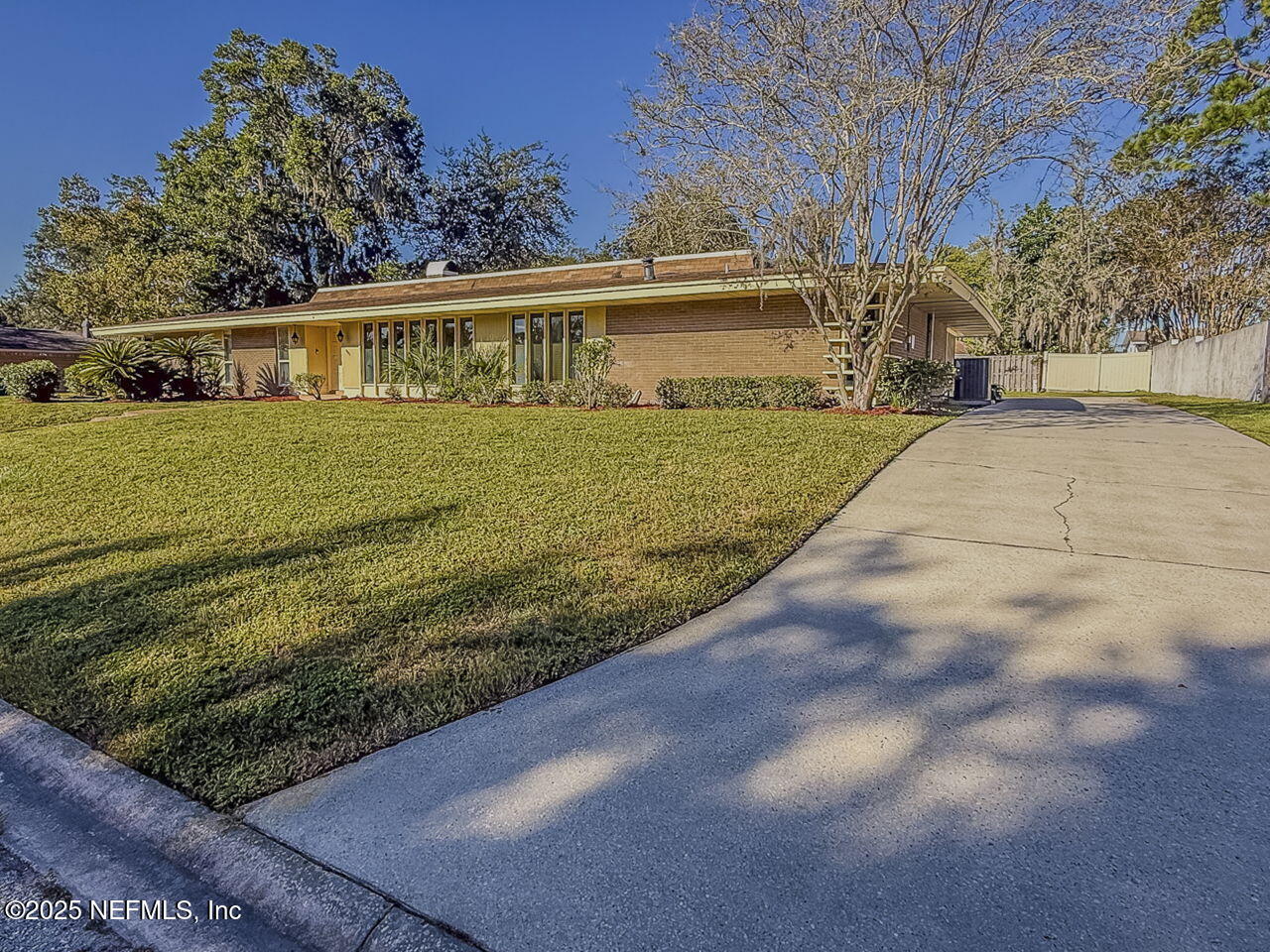 8652 VILLA SAN JOSE Drive E