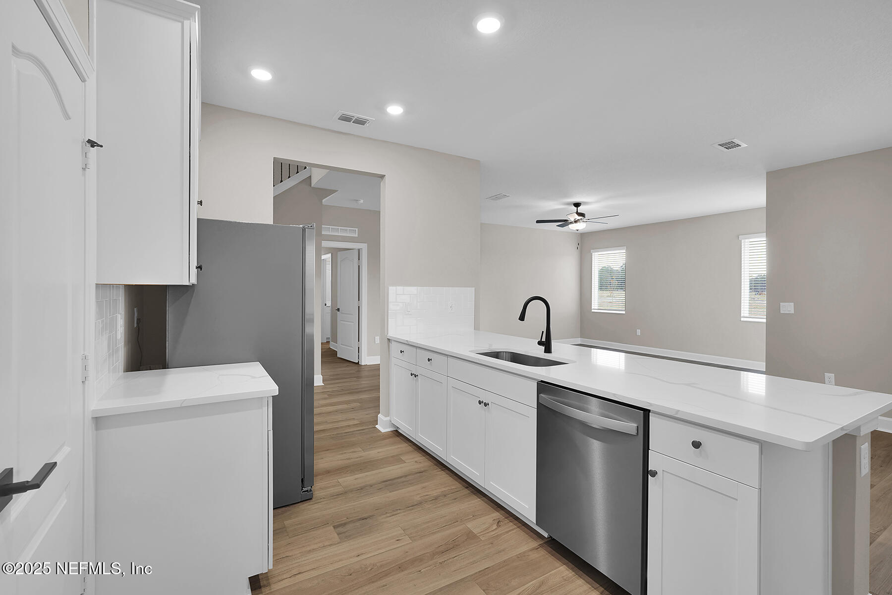 2118 BLACK GLASS Place