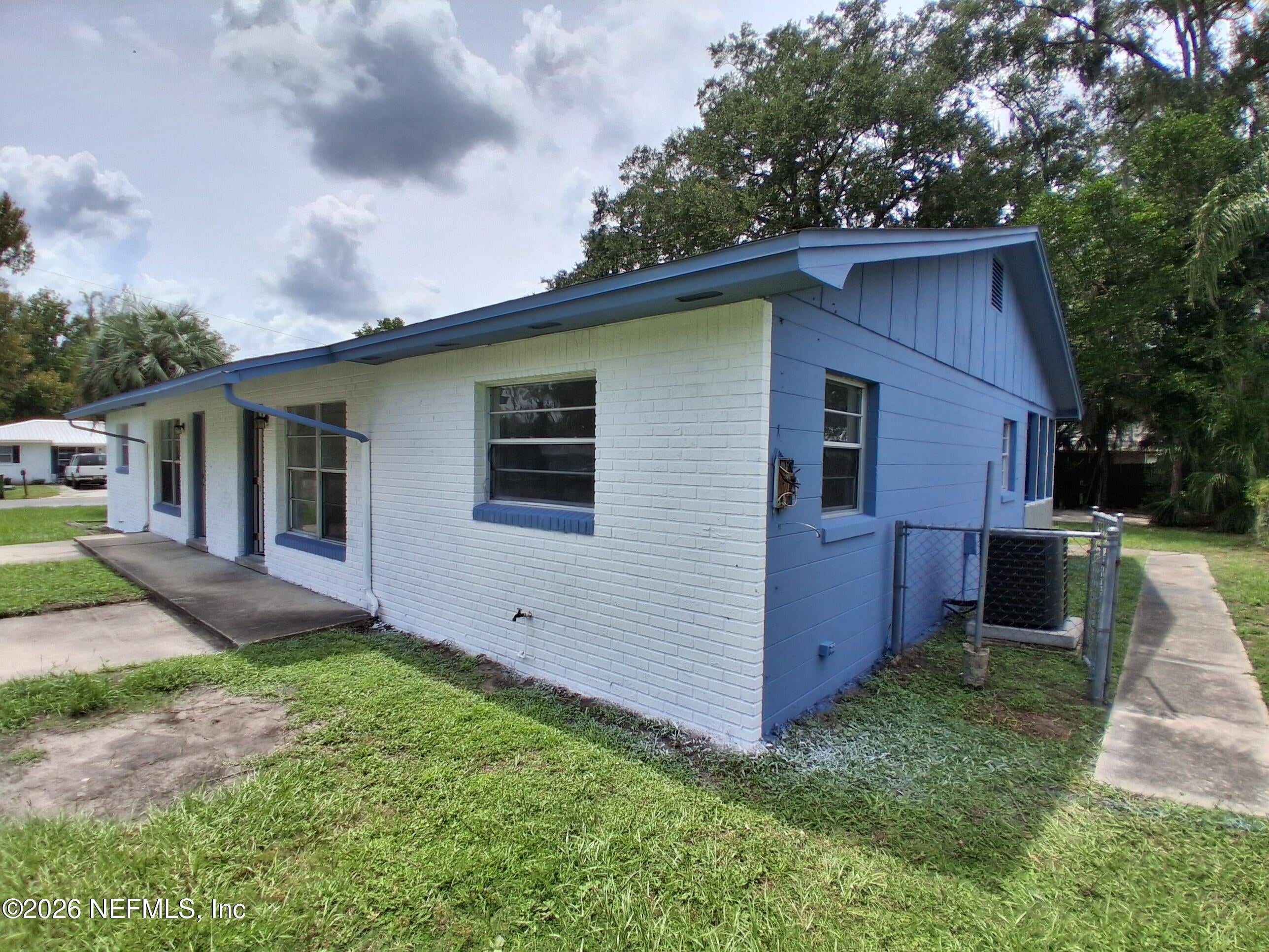 2440 HUSSON Avenue - Photo 3