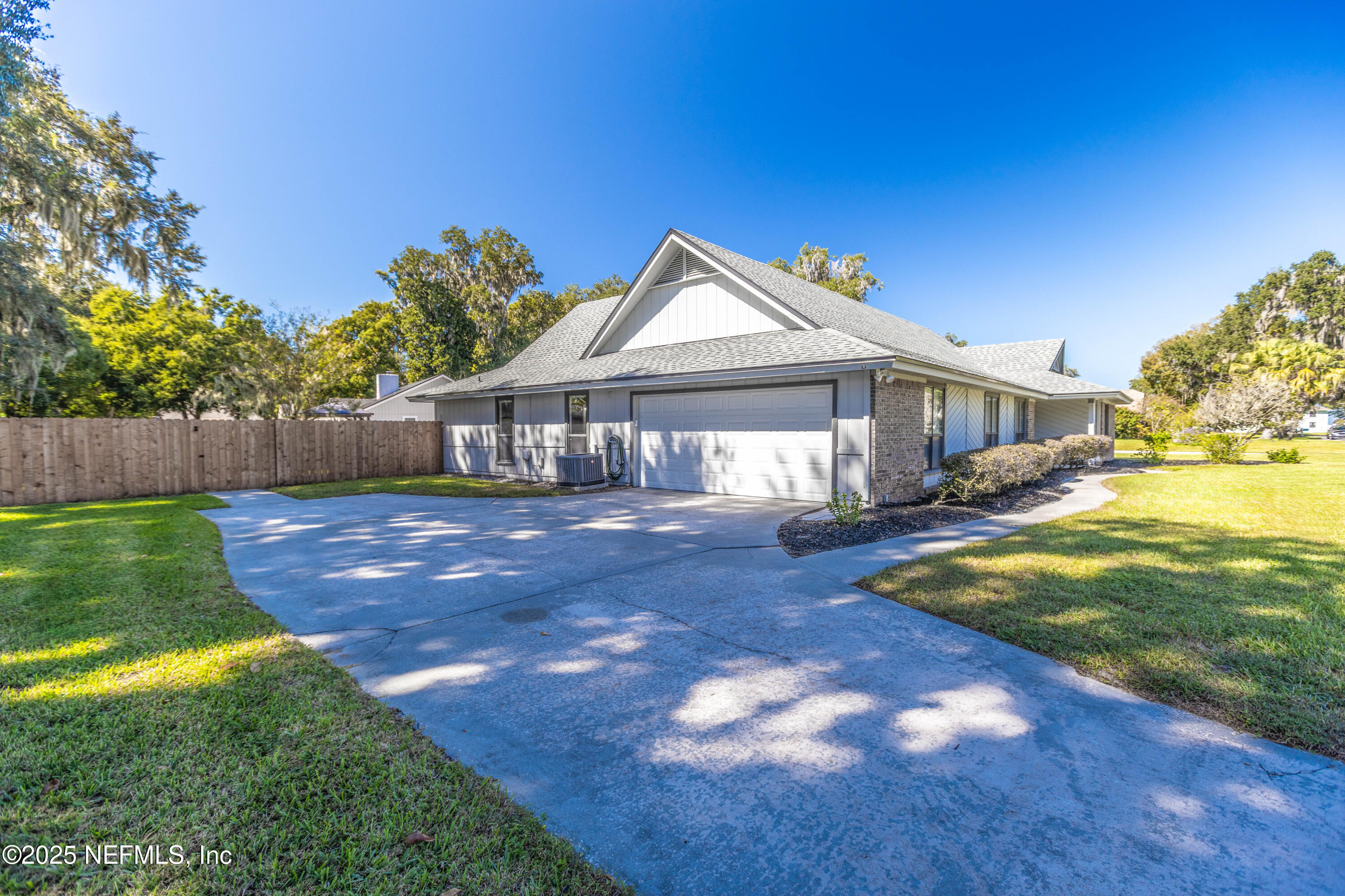 1832 SWISS OAKS Street