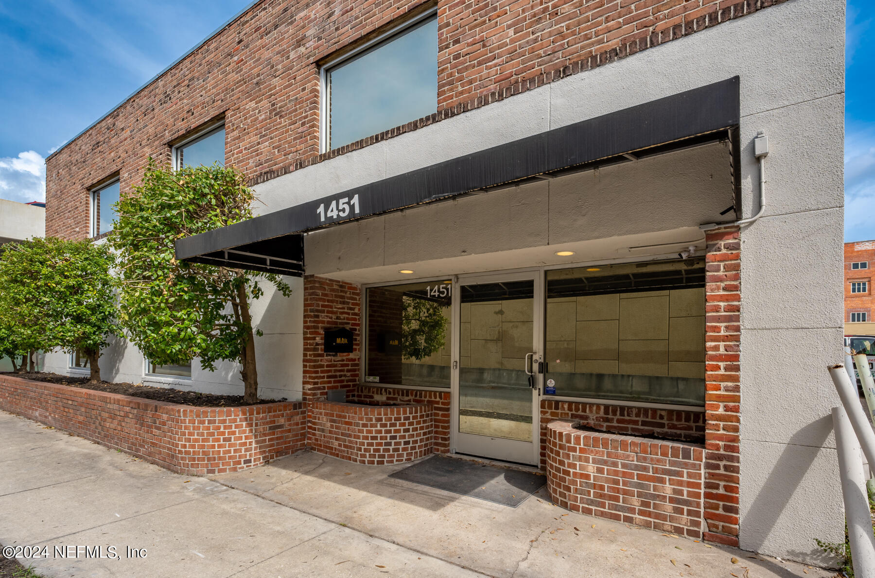 1451 LOUISA Street