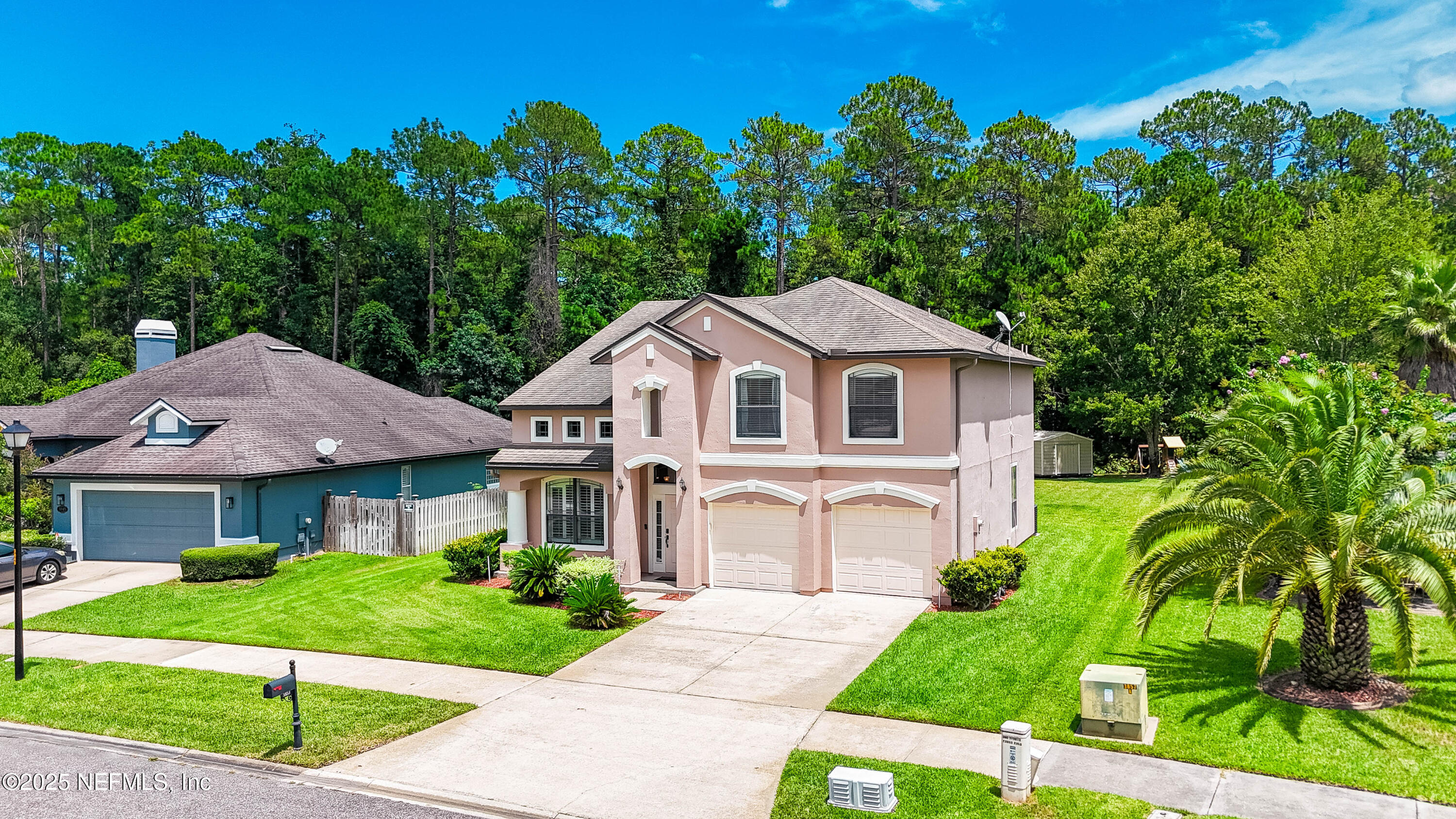 3853 VICTORIA LAKES Drive E