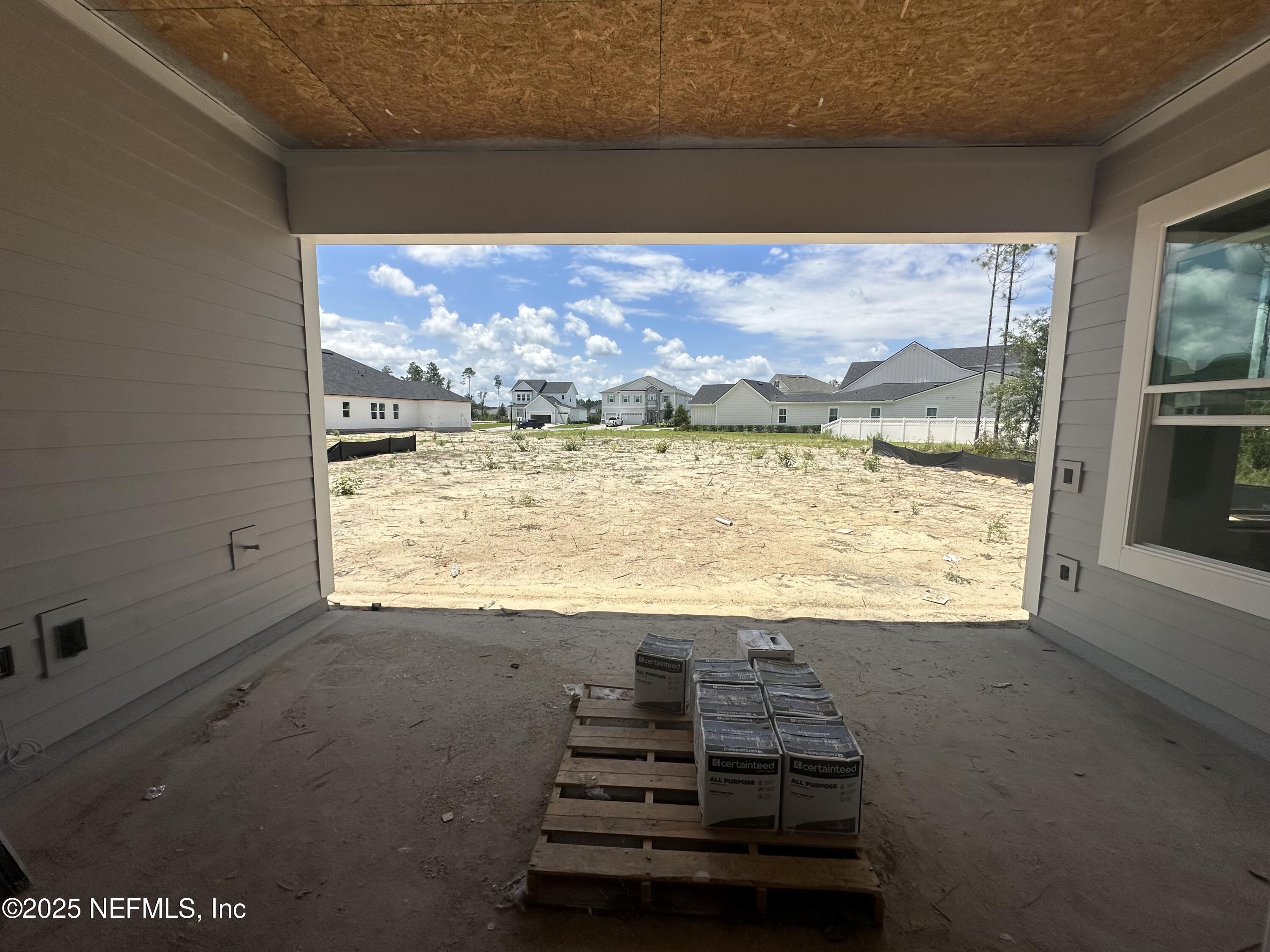 140 COURTNEY OAKS Drive