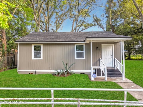 Photo of 821 W 30TH Street, Jacksonville, FL 32209 (MLS # 2161402)