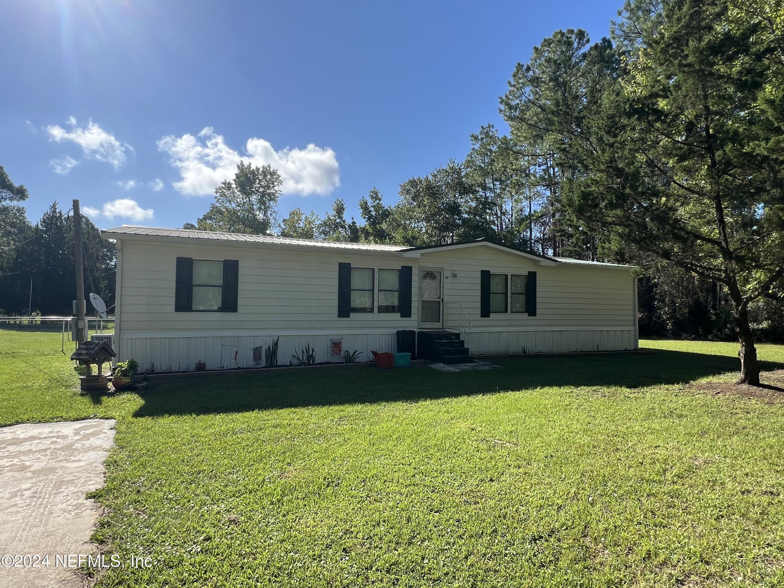 View Palatka, FL 32177 mobile home