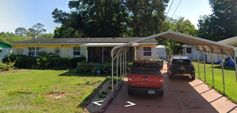 Photo of 2427 LOOKING GLASS Lane, Jacksonville, FL 32210 (MLS # 2156532)
