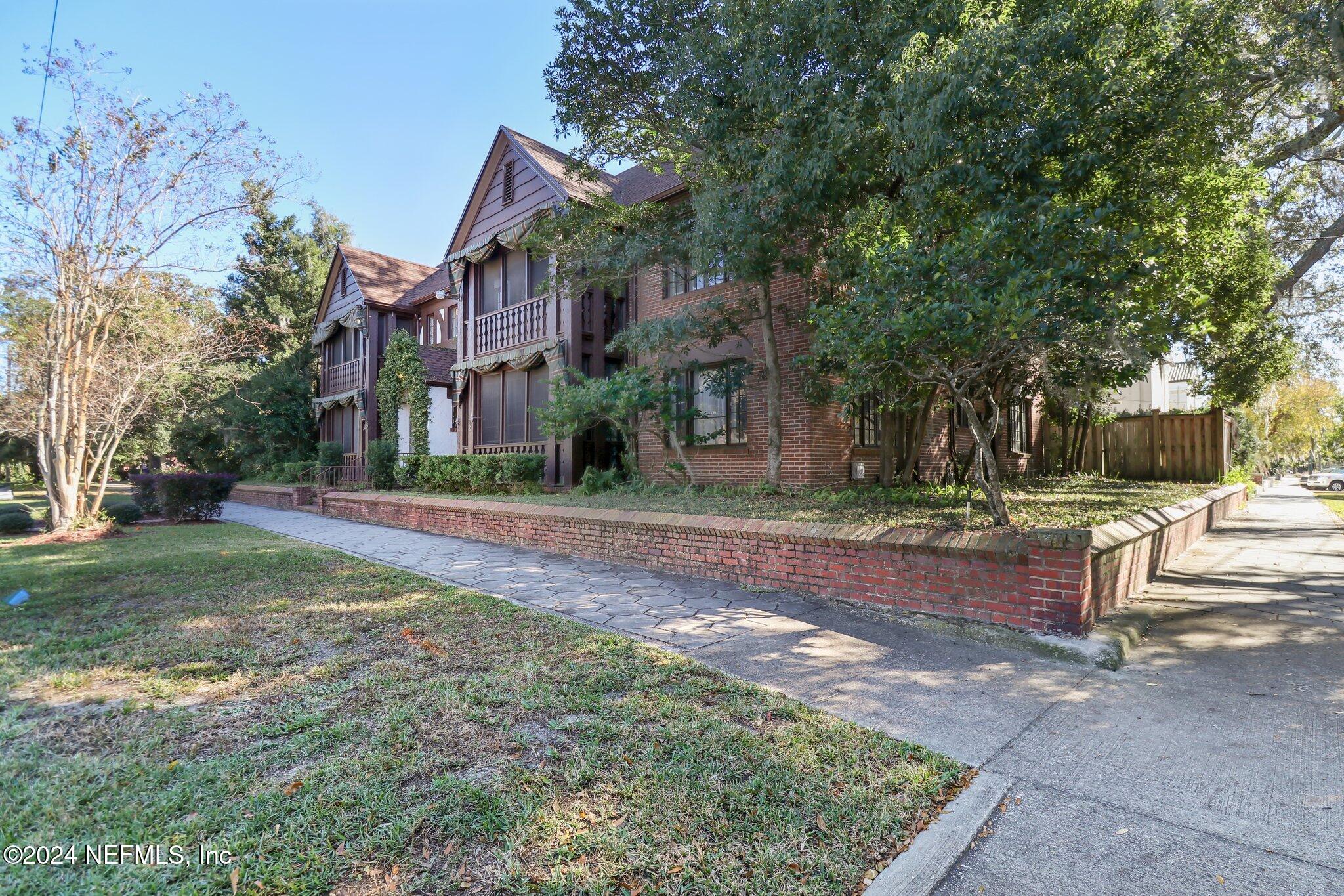 2160 FORBES Street