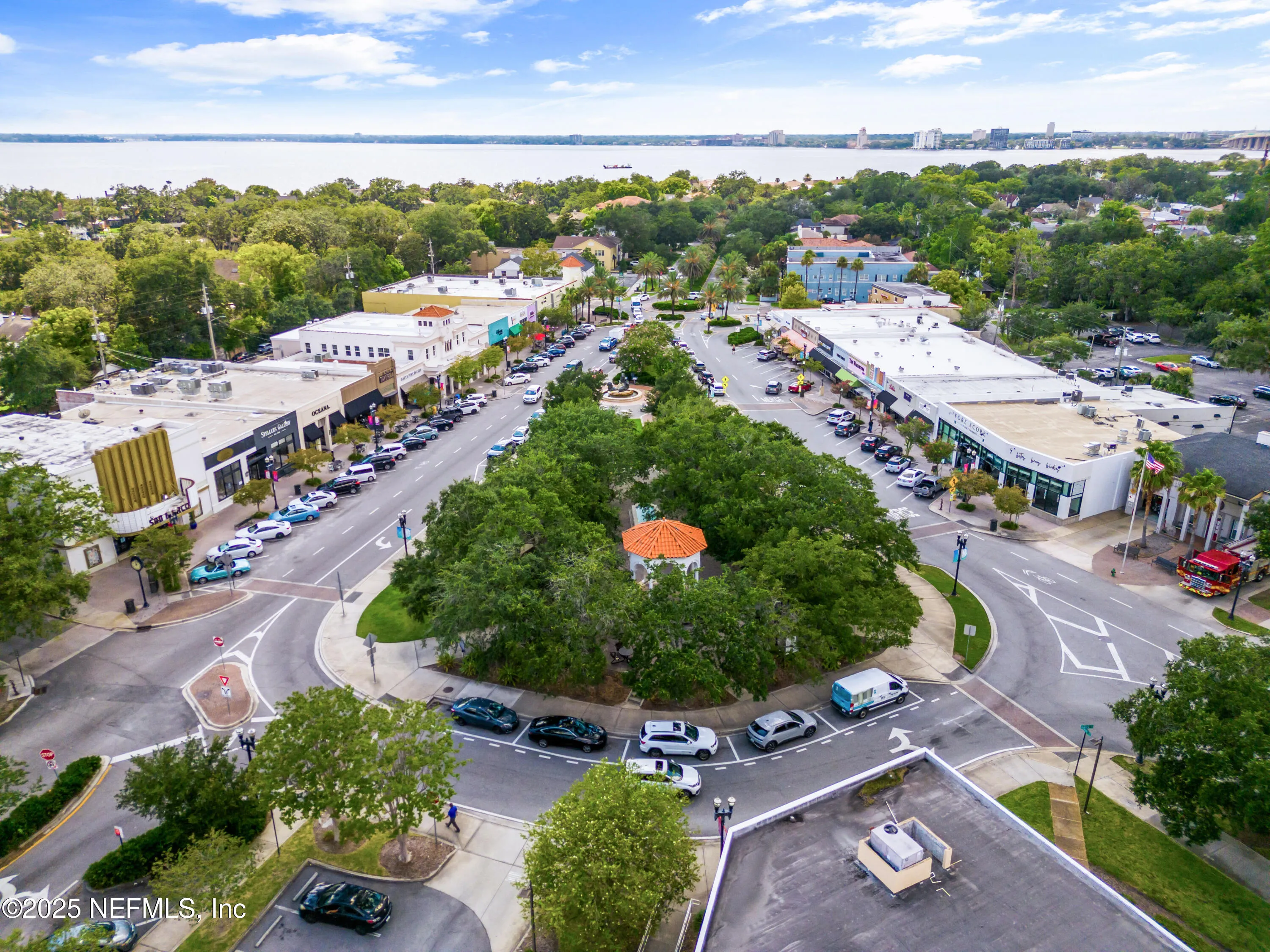 Jacksonville, Florida 32207, United States, 5 Bedrooms Bedrooms, ,5 BathroomsBathrooms,Residential,Active,97421