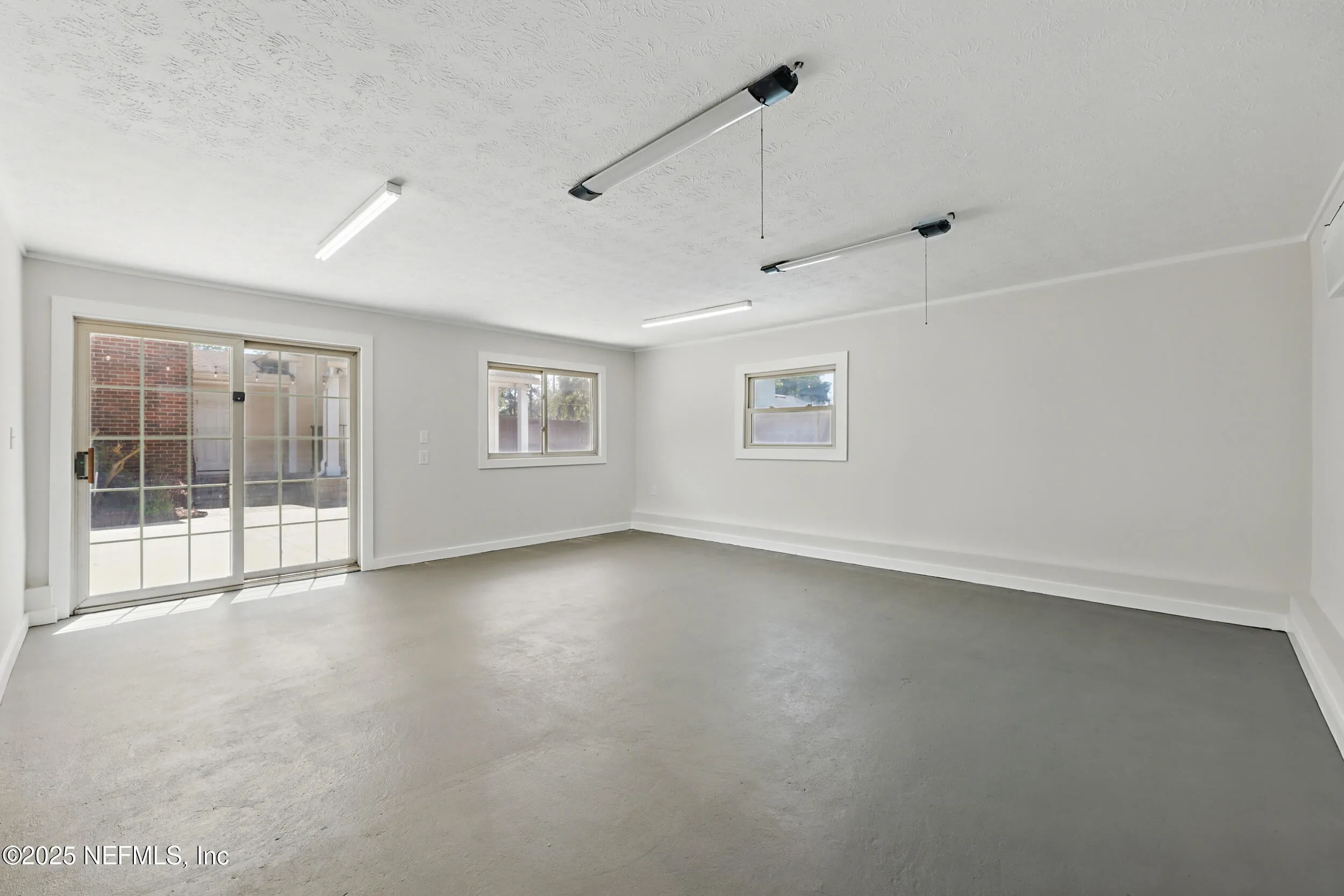 Jacksonville, Florida 32207, United States, 5 Bedrooms Bedrooms, ,5 BathroomsBathrooms,Residential,Active,97421