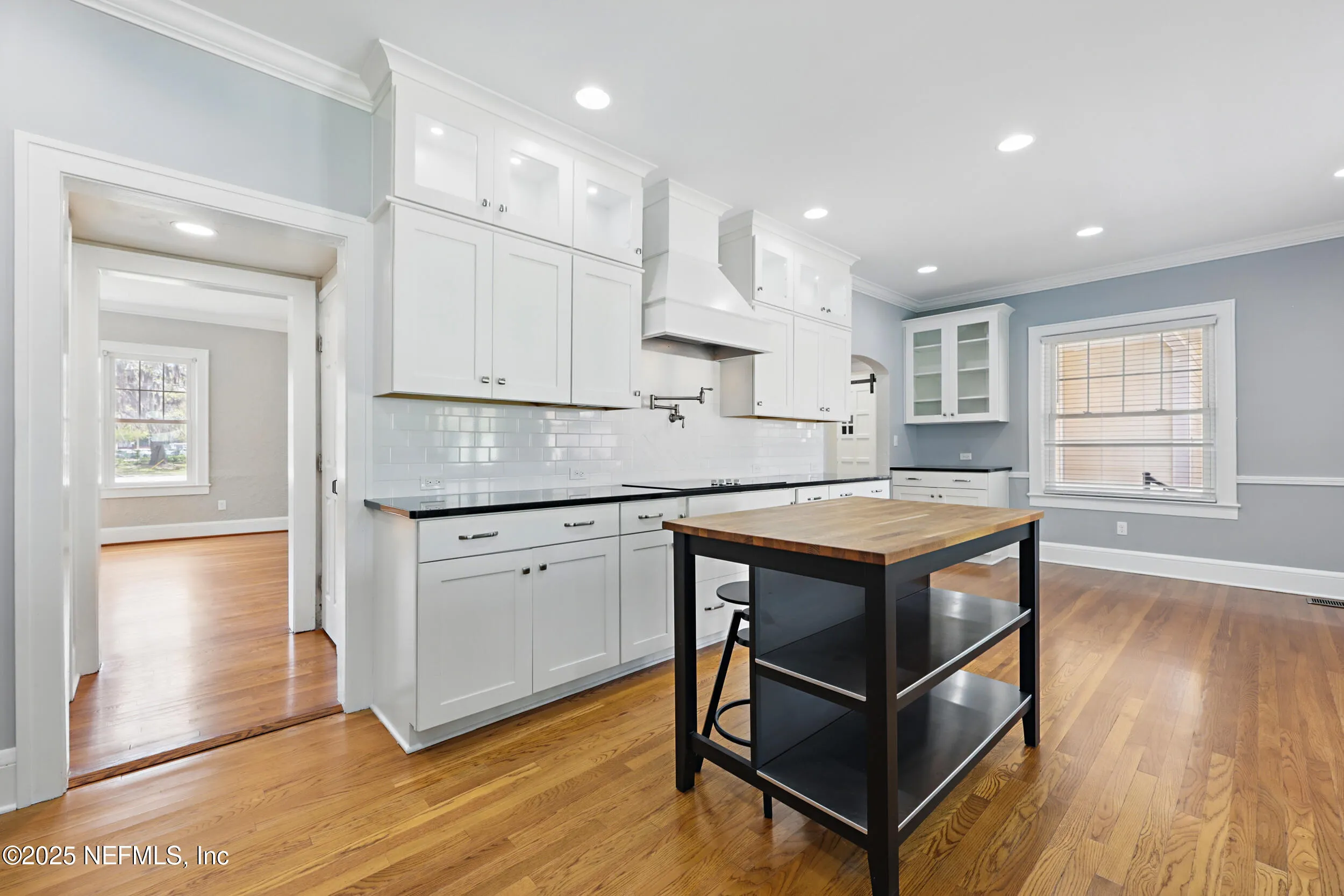 Jacksonville, Florida 32207, United States, 5 Bedrooms Bedrooms, ,5 BathroomsBathrooms,Residential,Active,97421