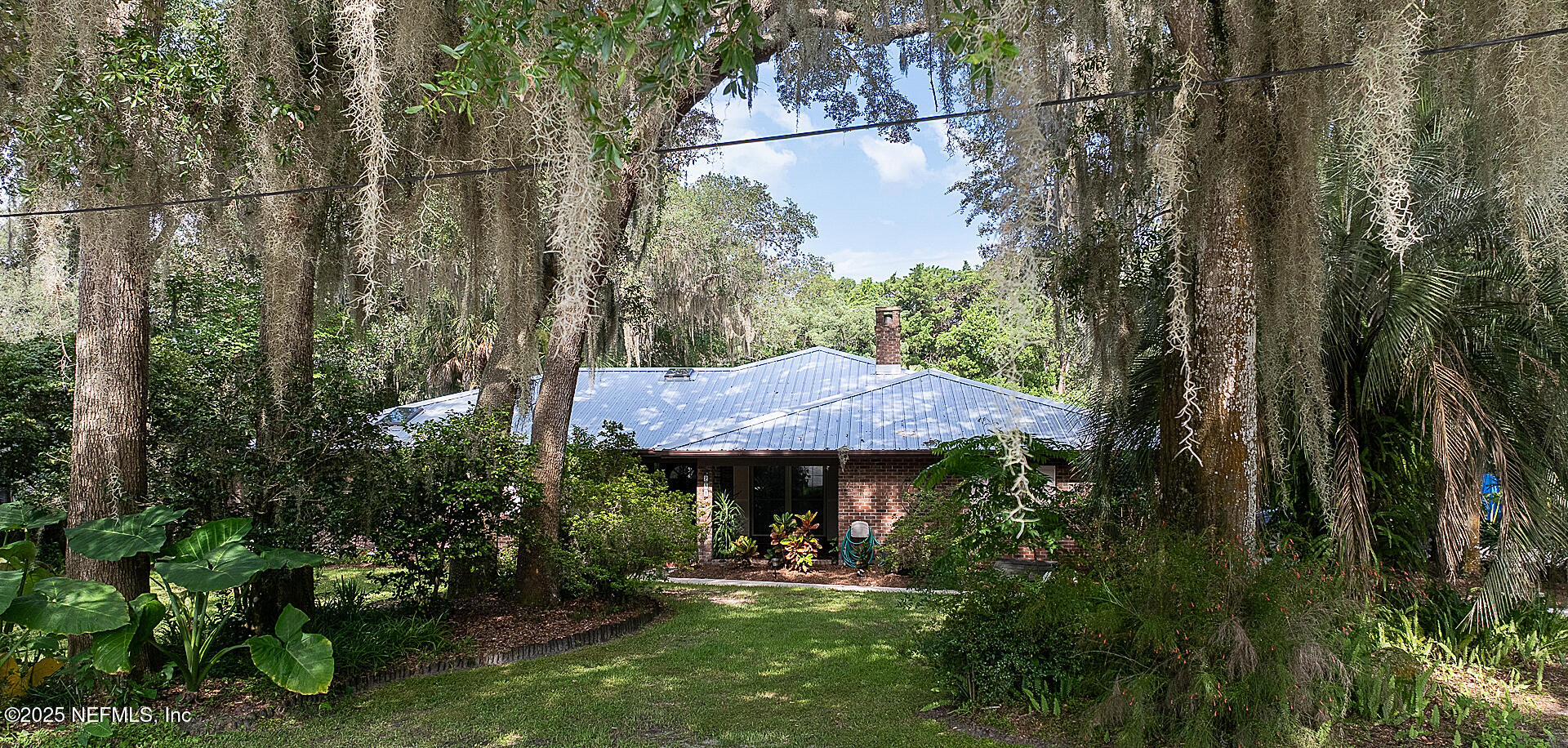 231 CREEKSIDE Drive