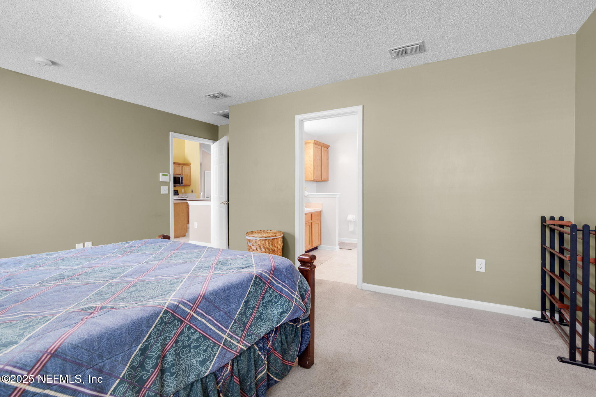 9239 WHISPER GLEN Drive N