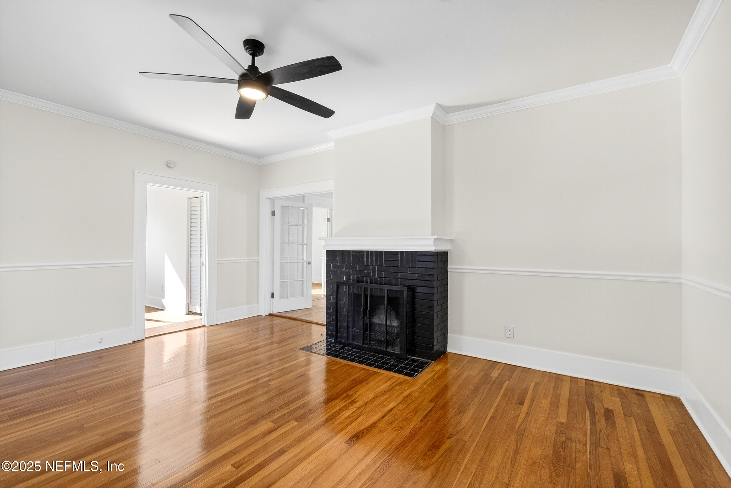 1048 INGLESIDE Avenue