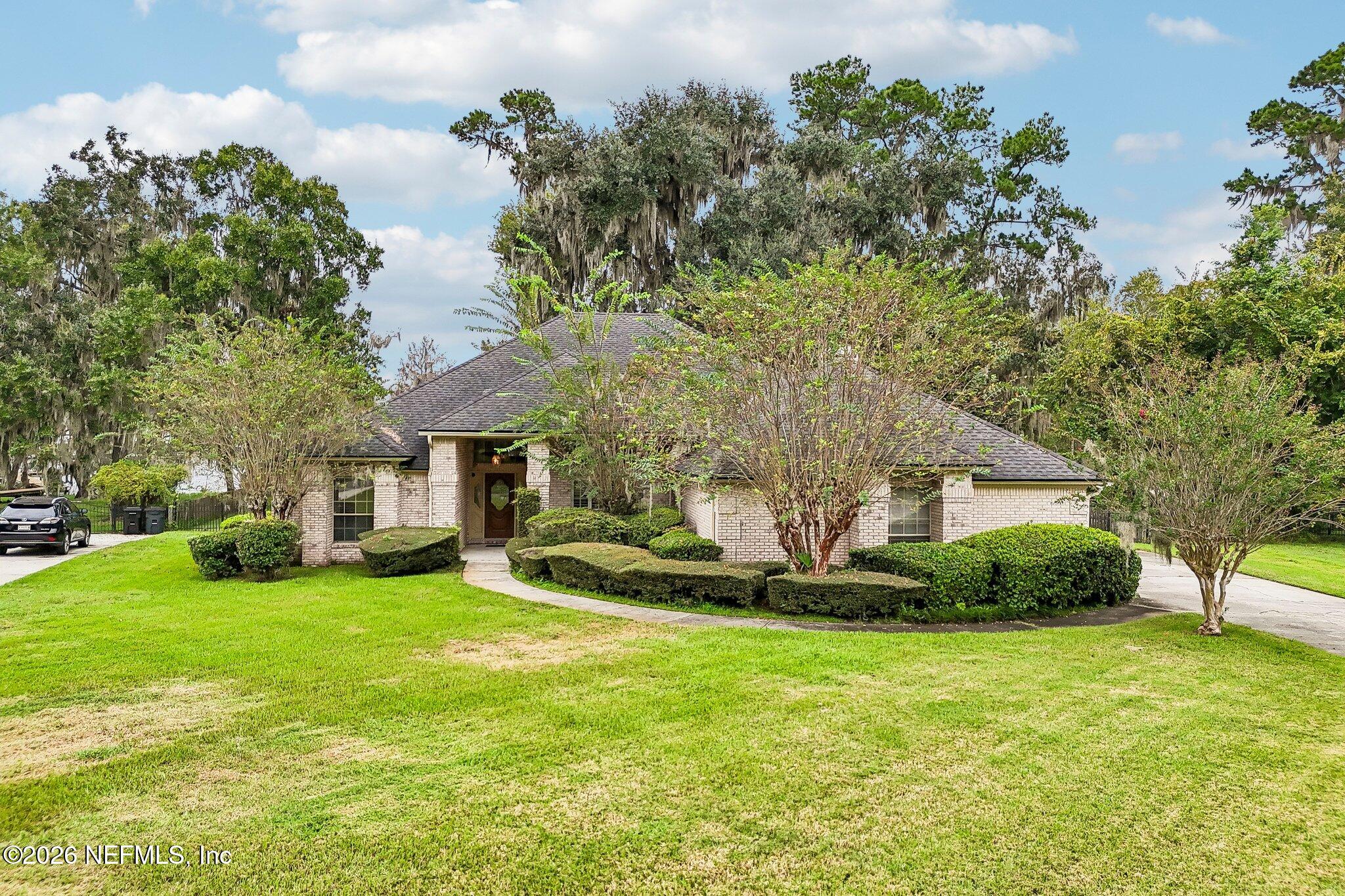 1820 WATERBURY Lane