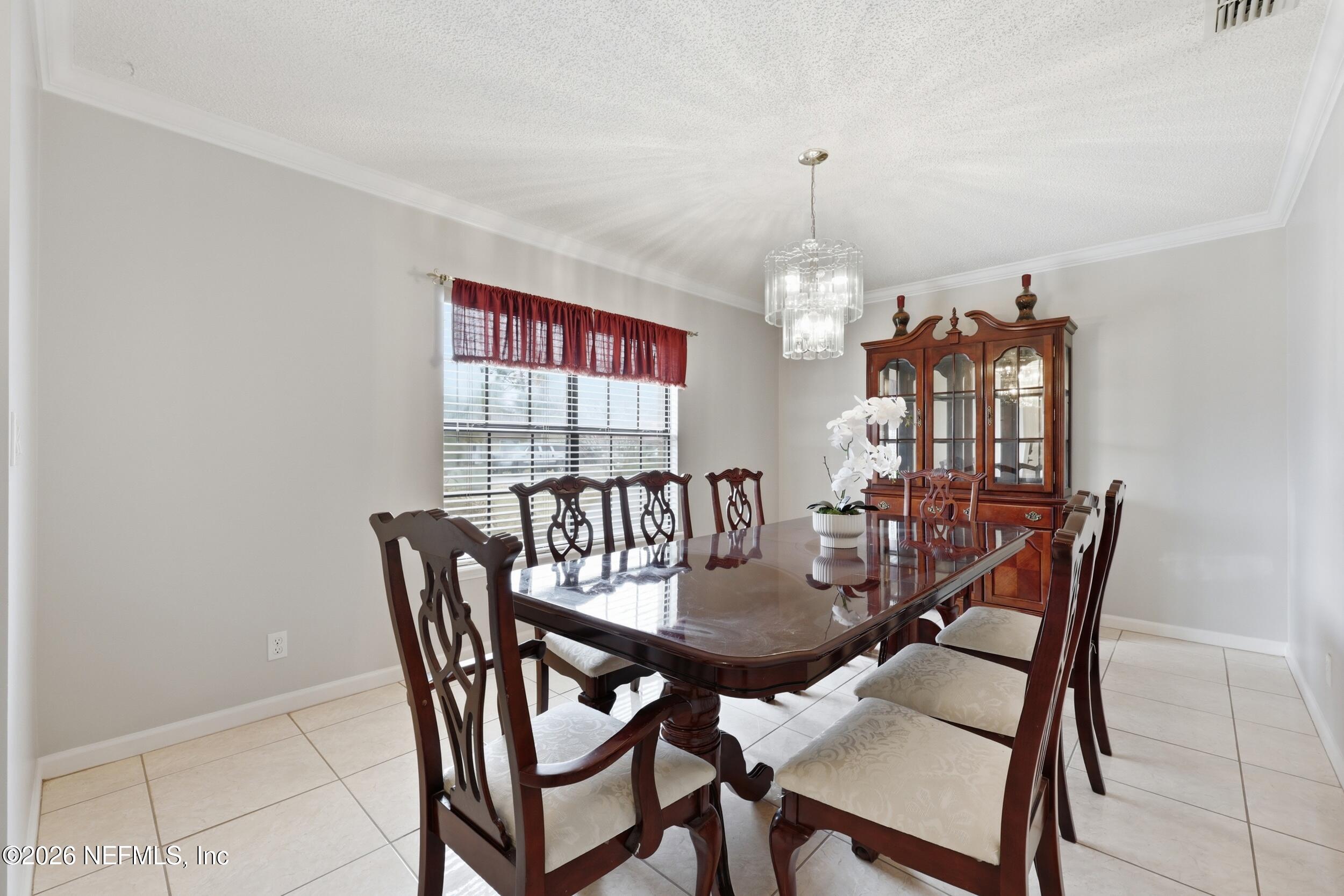 2103 FOREST GATE Drive W