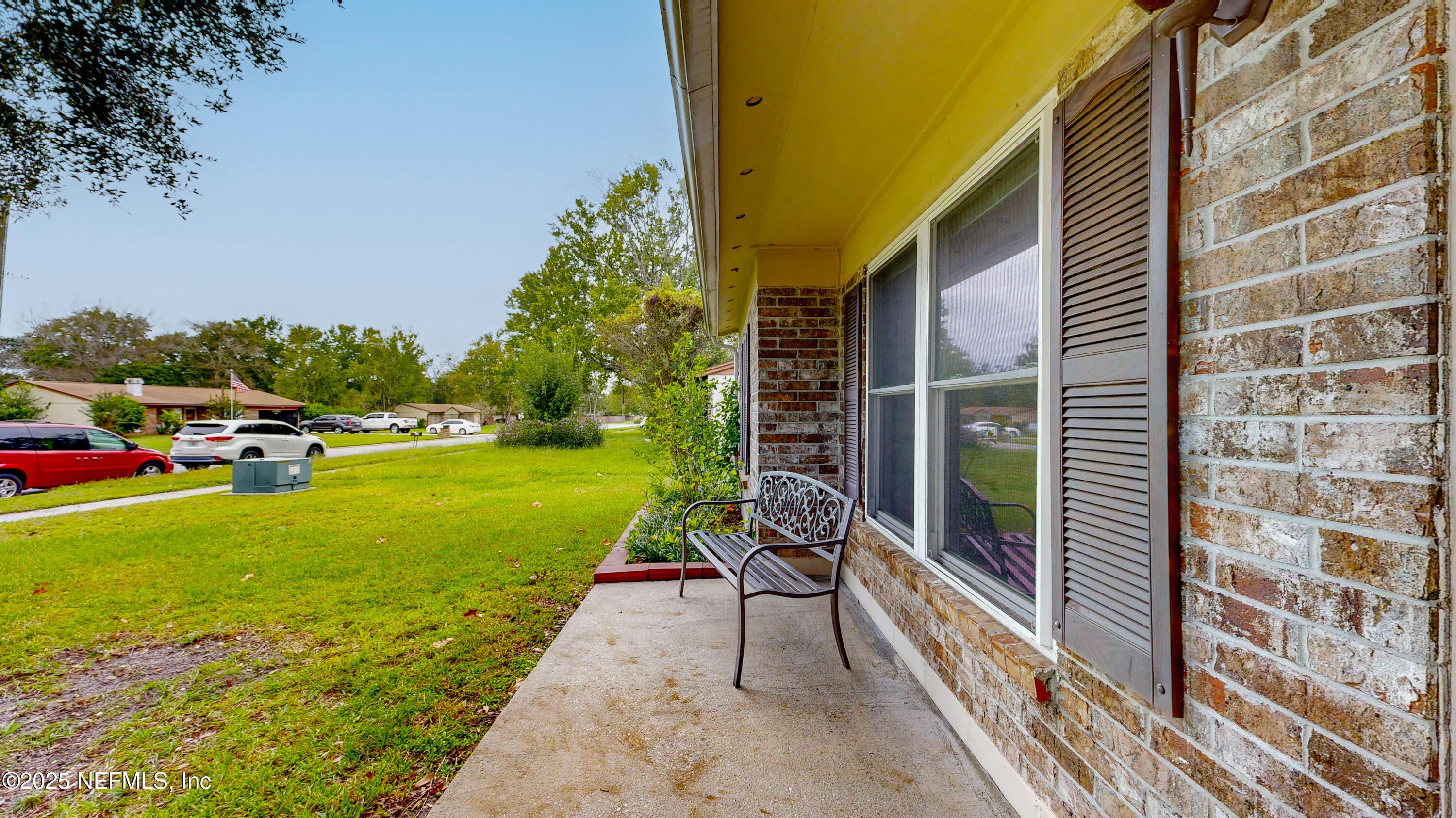 1652 E EVERGREEN Lane