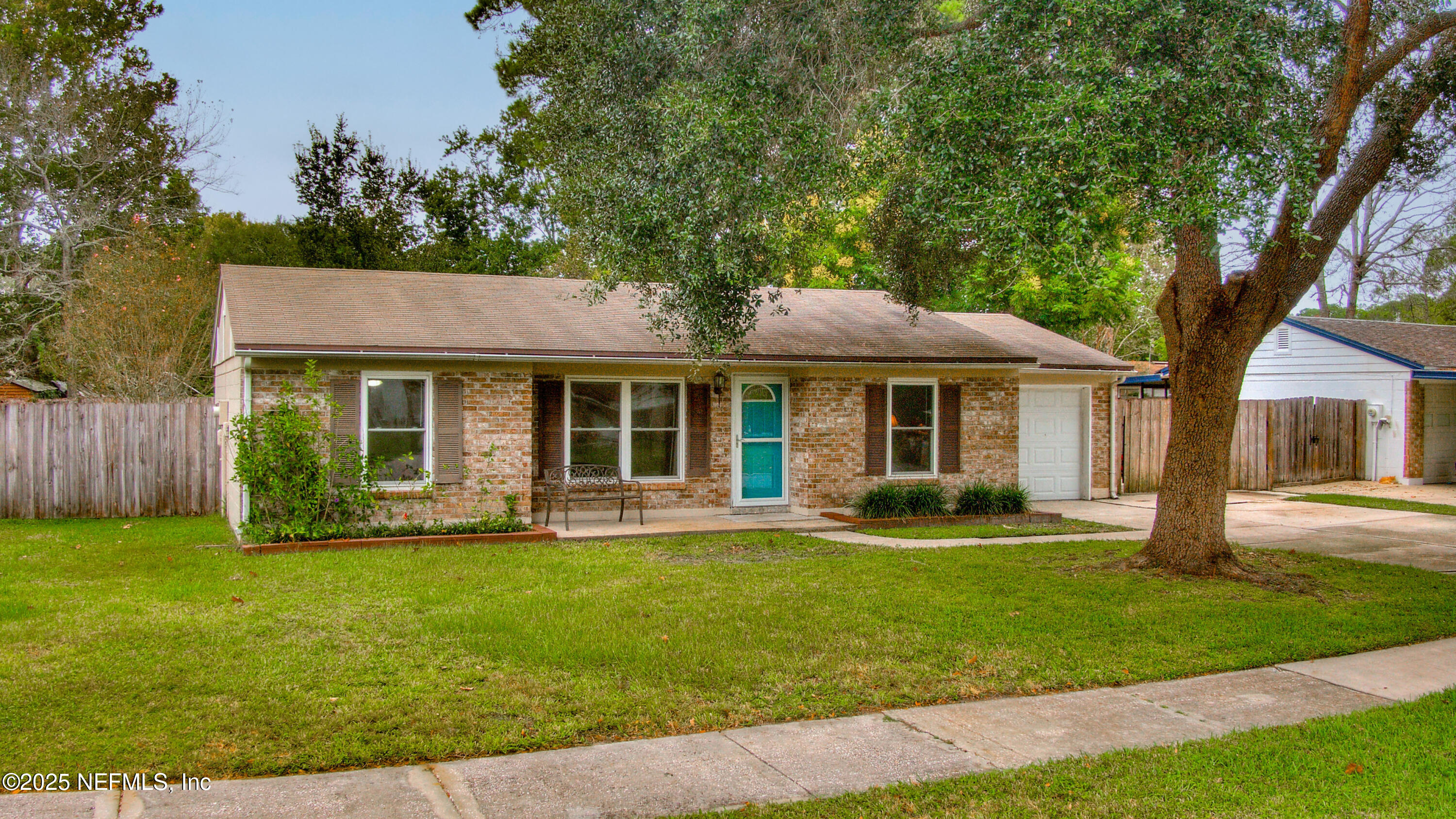 1652 E EVERGREEN Lane