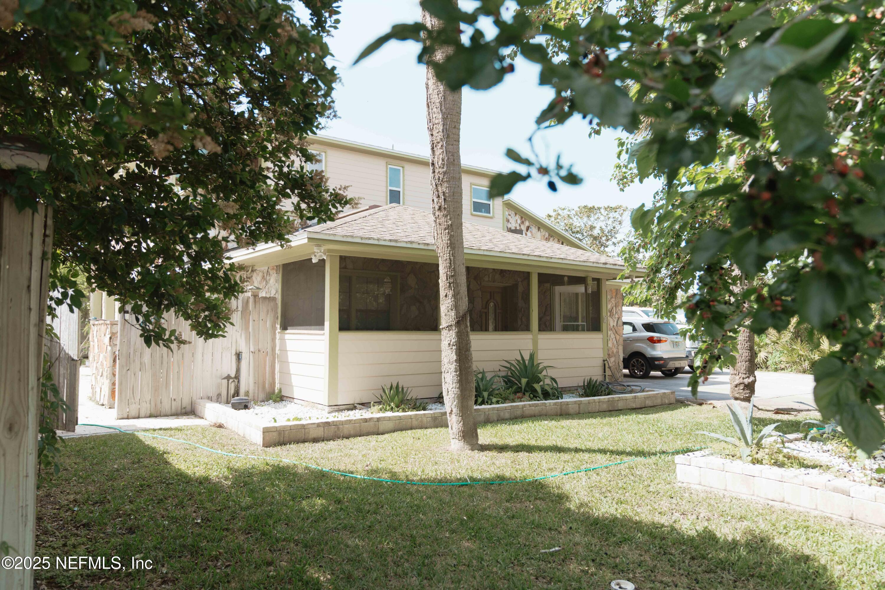 423 ST AUGUSTINE Boulevard