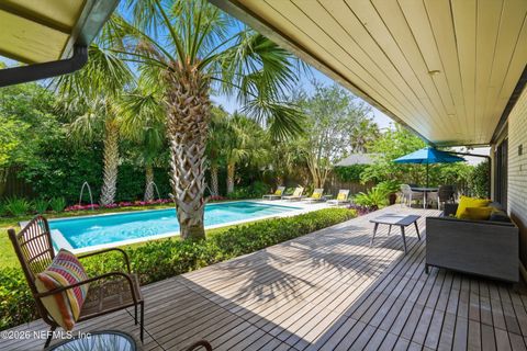Photo of 948 OLD GROVE MANOR Manor, Jacksonville, FL 32207 (MLS # 2142130)