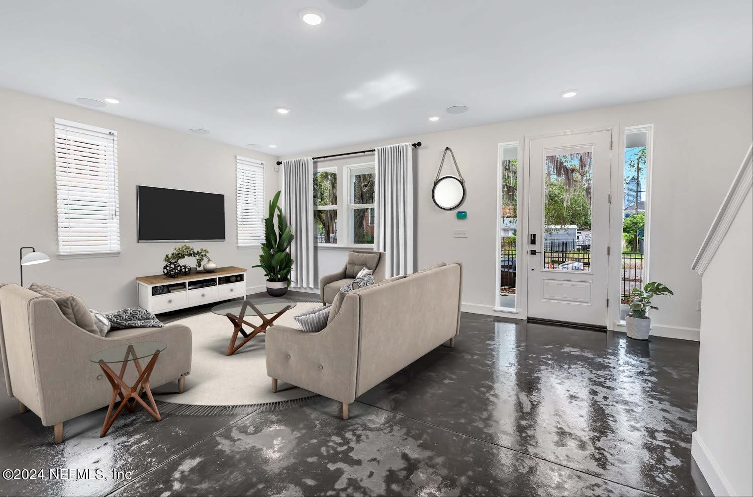 117 W 3RD Street