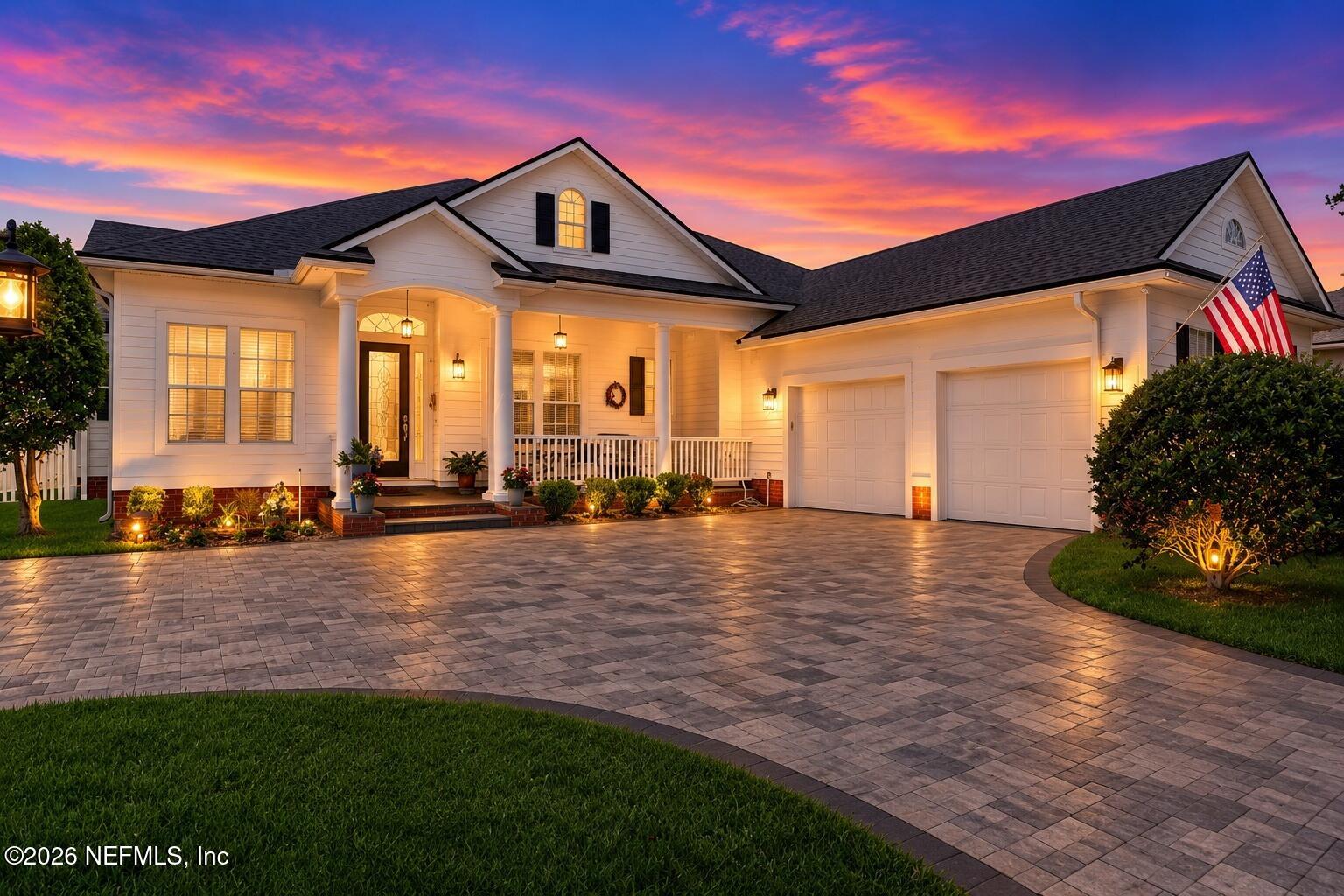 1928 MOORINGS Circle