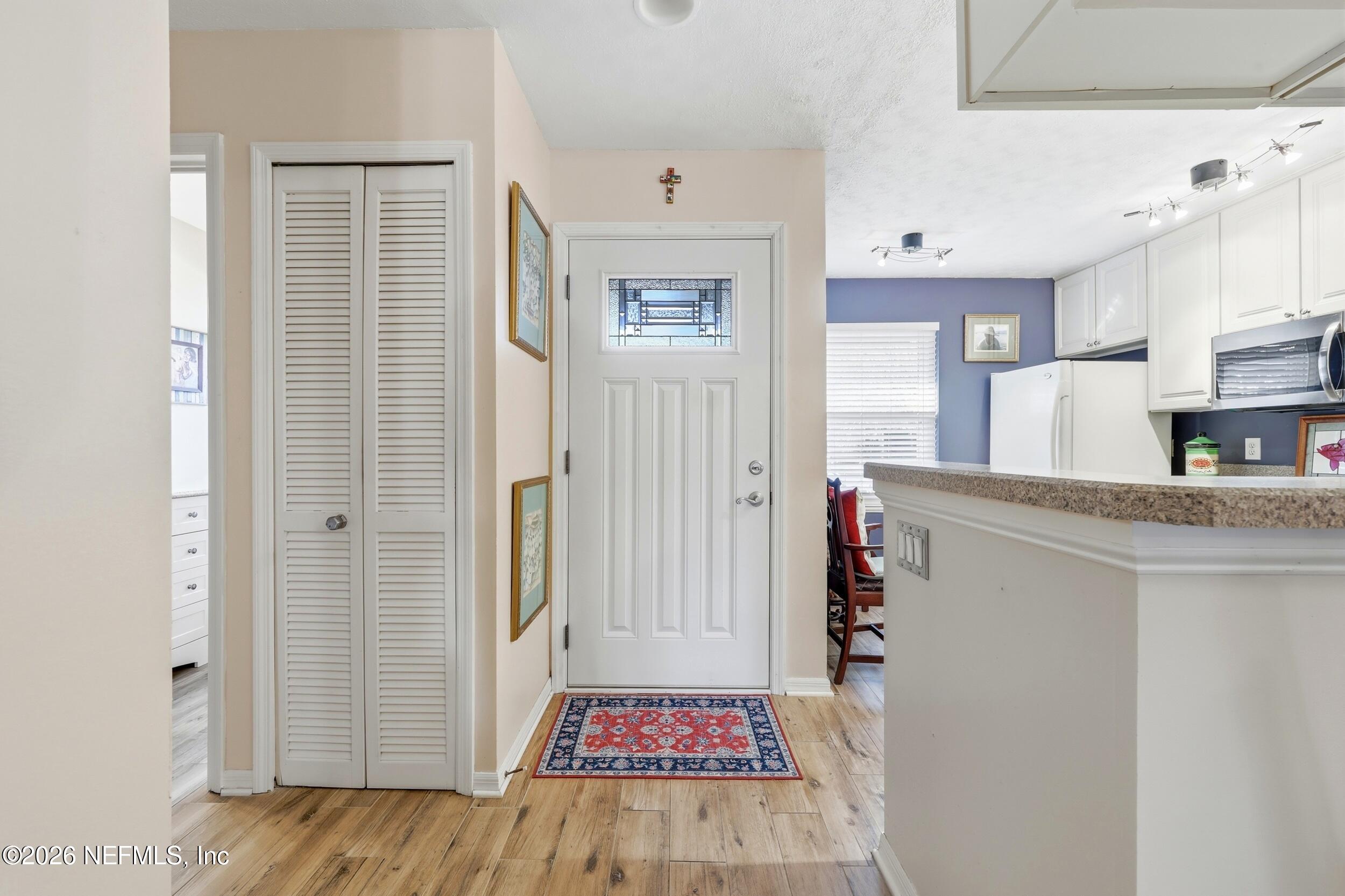 433 UPPER 36TH Avenue S