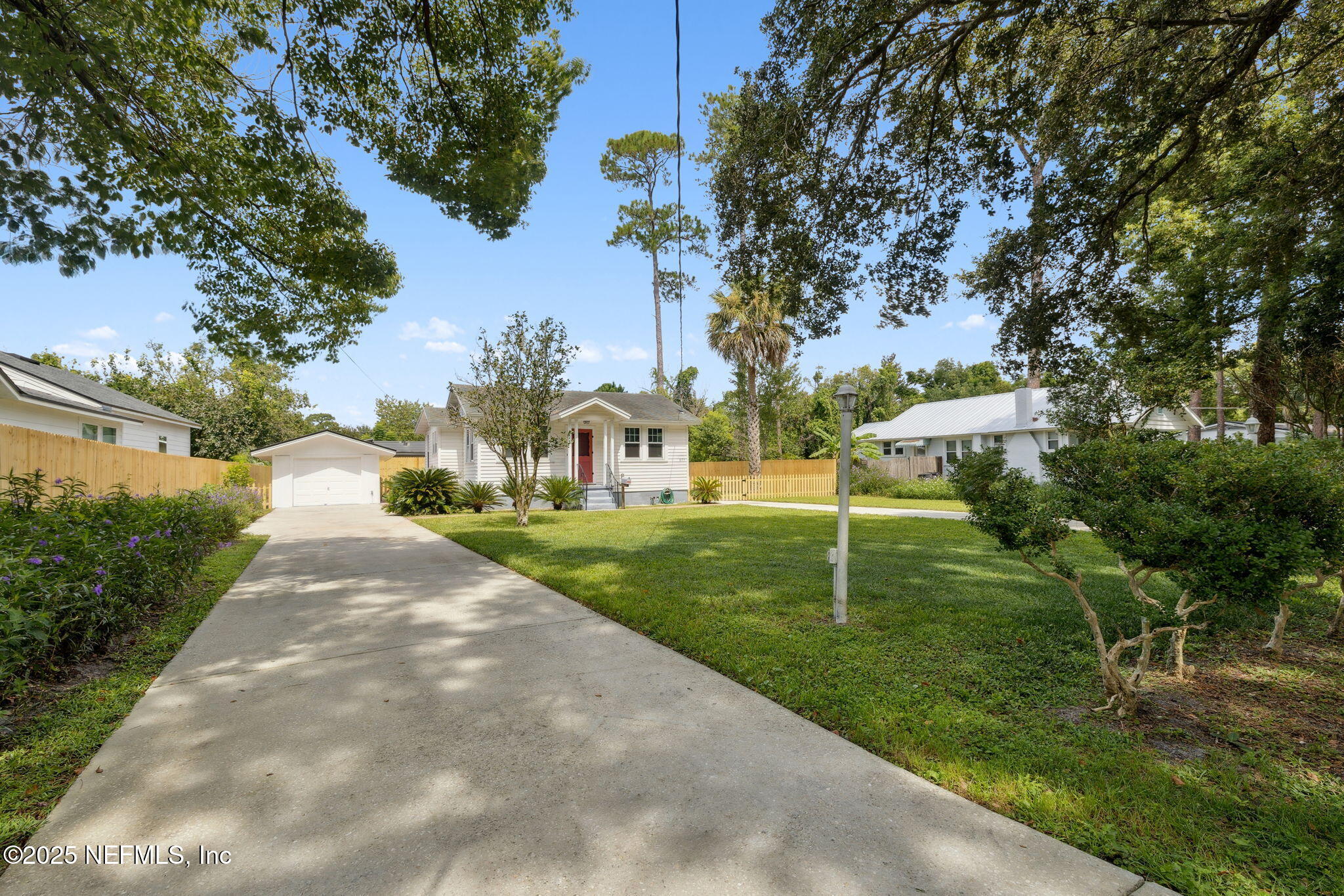 1635 DAVIDSON Street