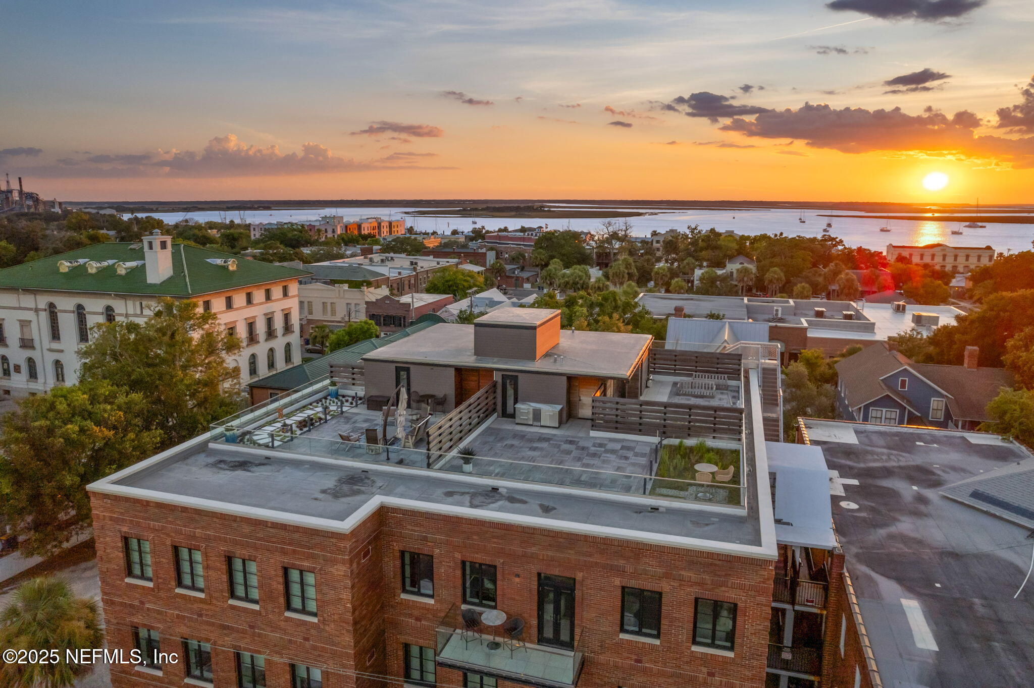 19 N 5TH Street 3100