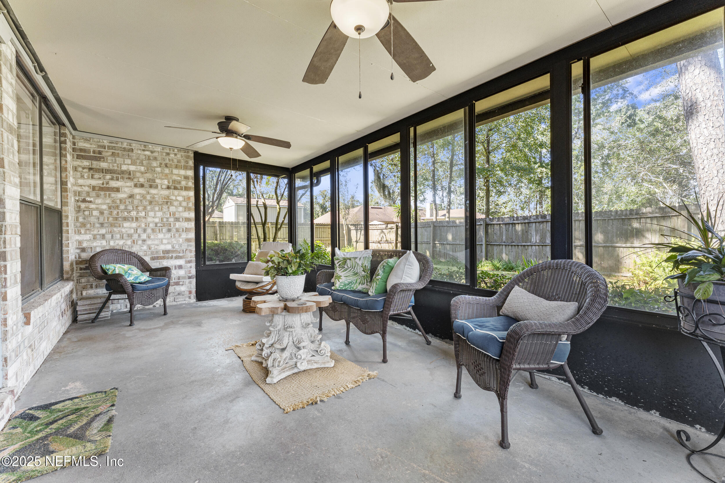 531 LOS PALMAS Drive