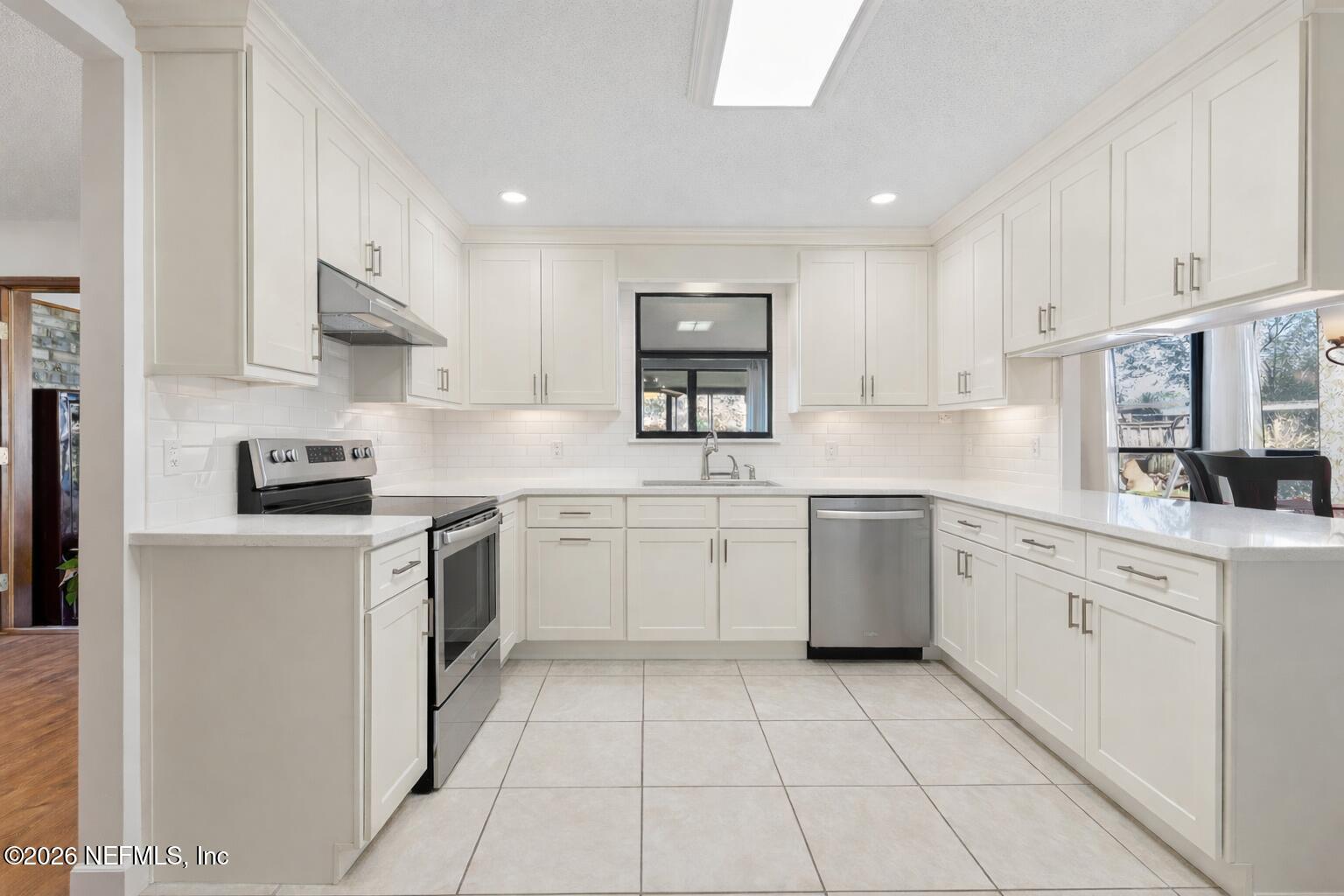 531 LOS PALMAS Drive