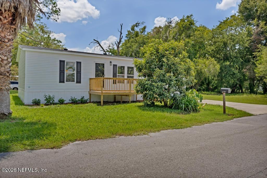 411 E LAKE Street - Photo 3