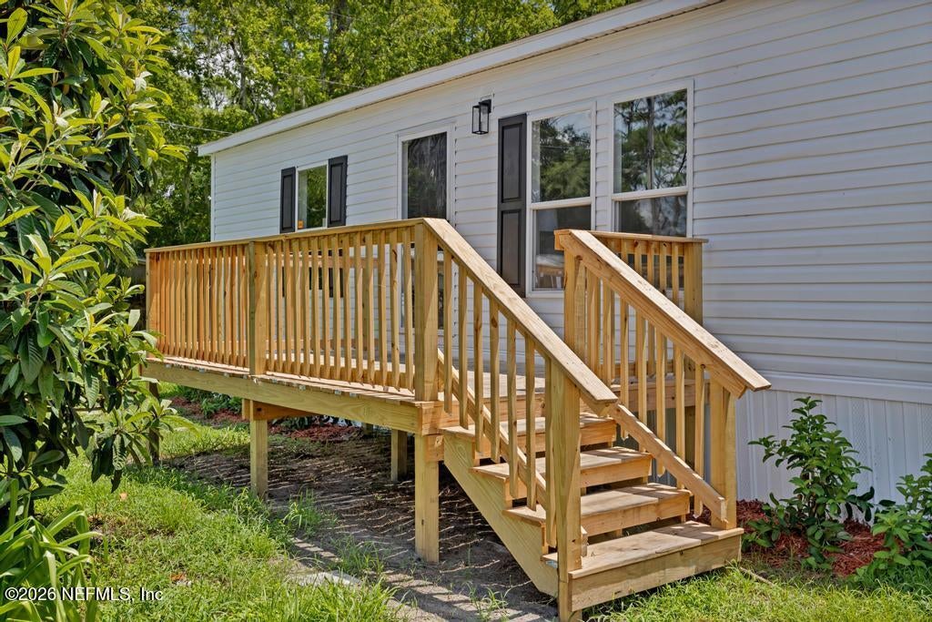 411 E LAKE Street - Photo 4