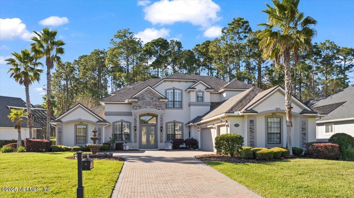 2044 E CLOVELLY Lane