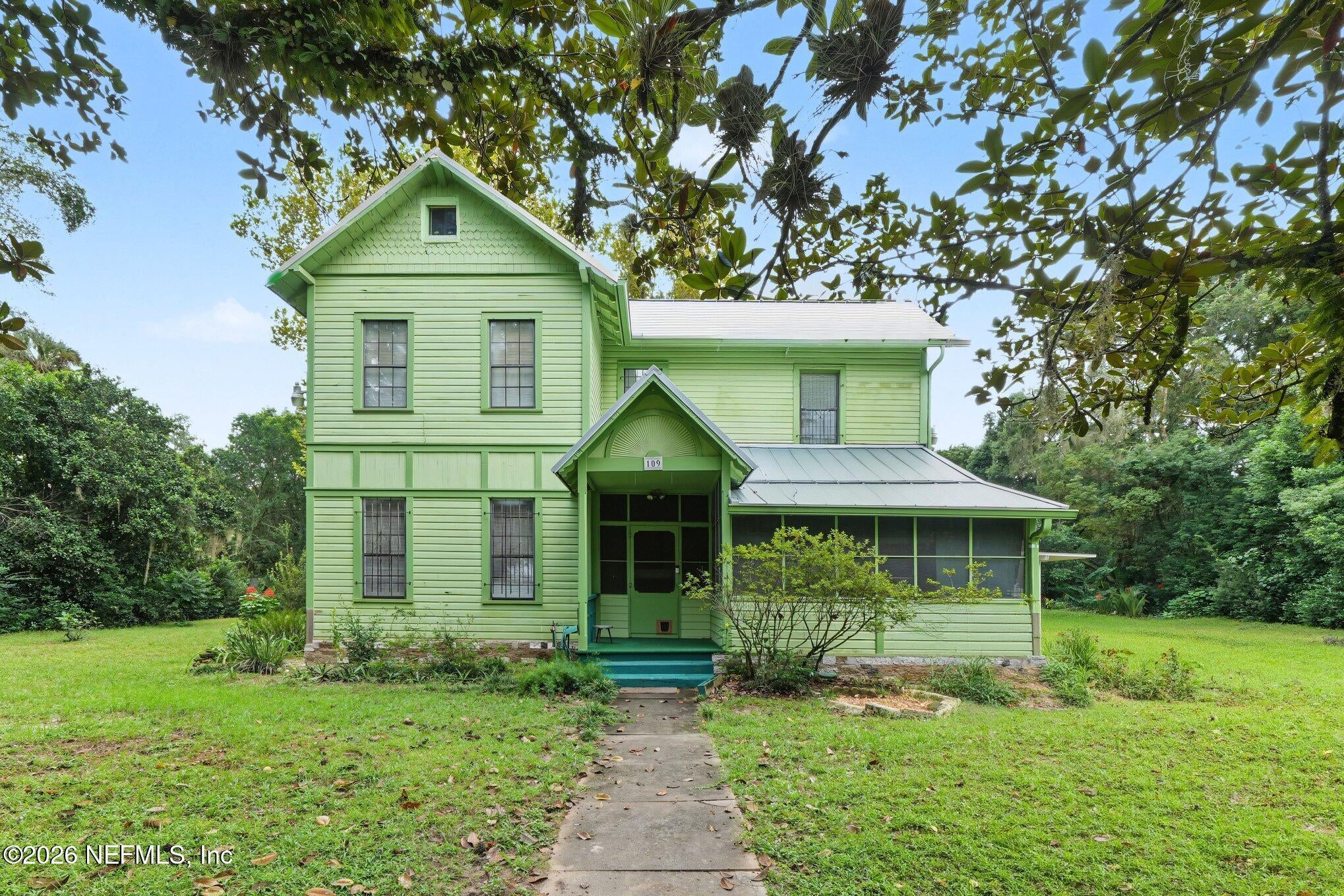 109 E WASHINGTON