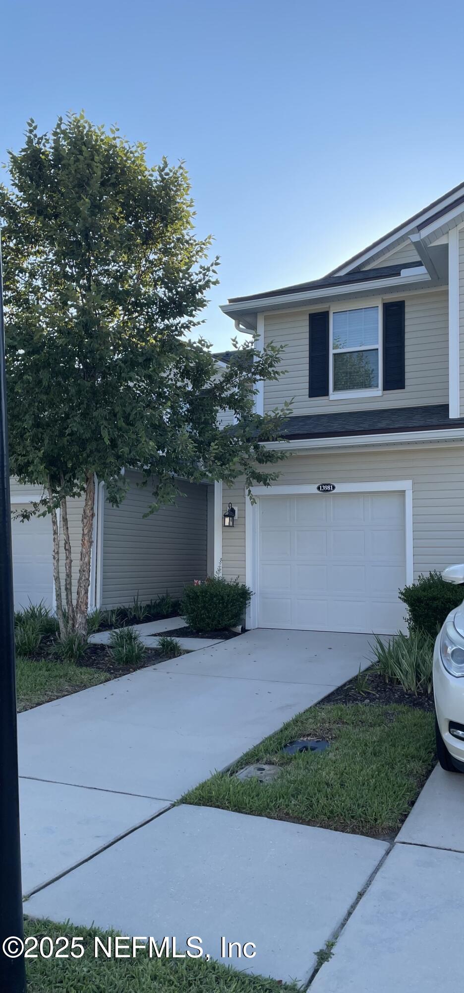 13981 STERELY Court N