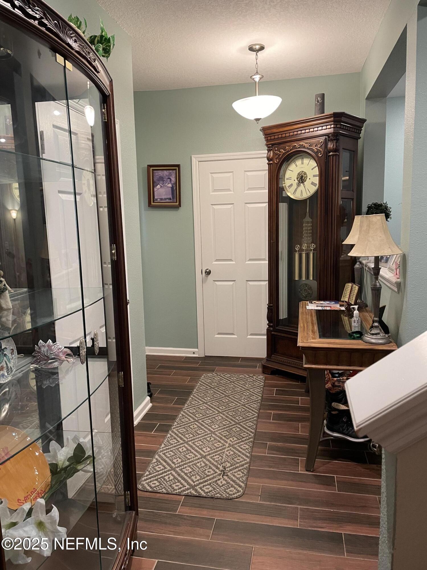 13981 STERELY Court N