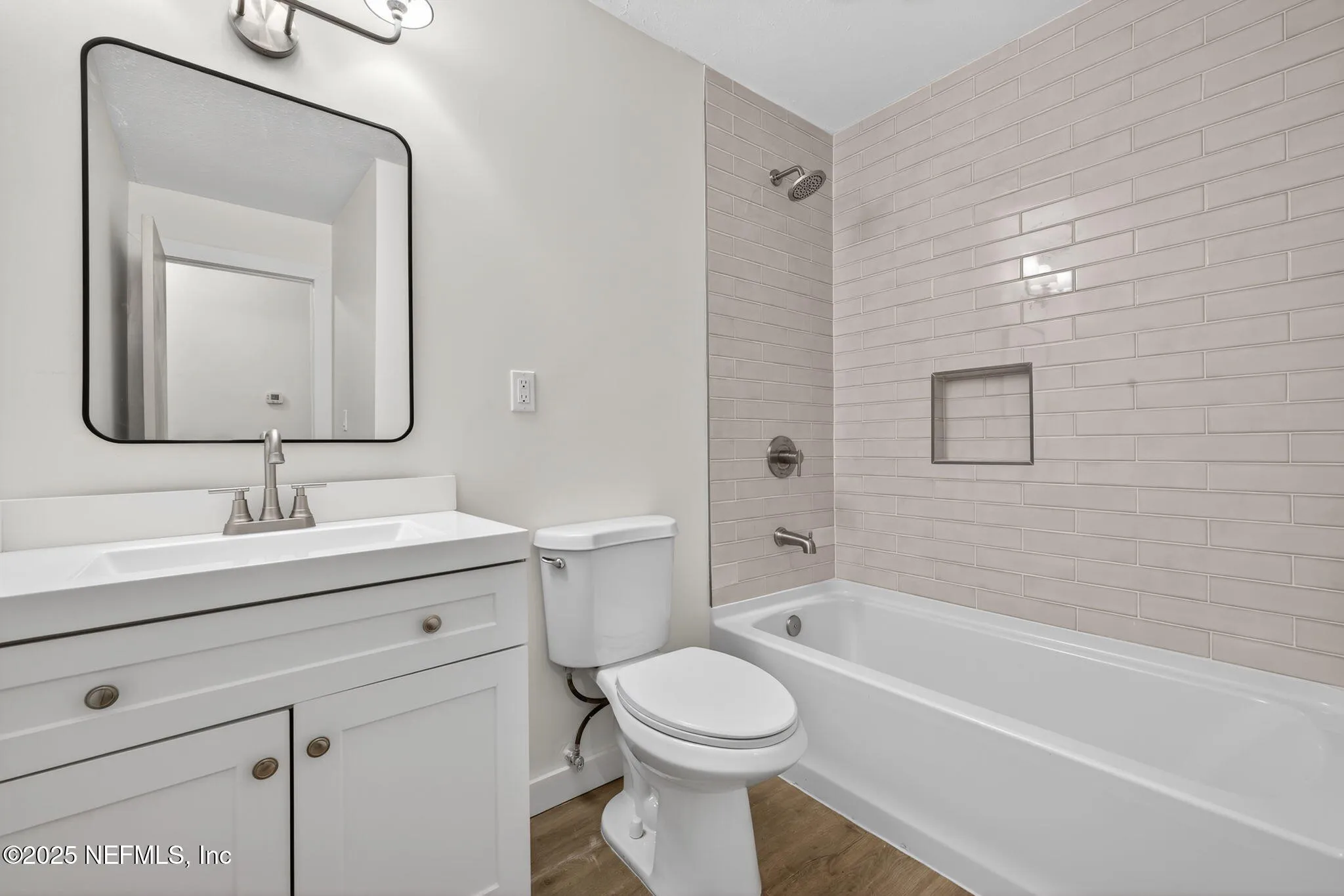 Jacksonville, Florida 32207, United States, 2 Bedrooms Bedrooms, ,2 BathroomsBathrooms,Residential,Active,236209