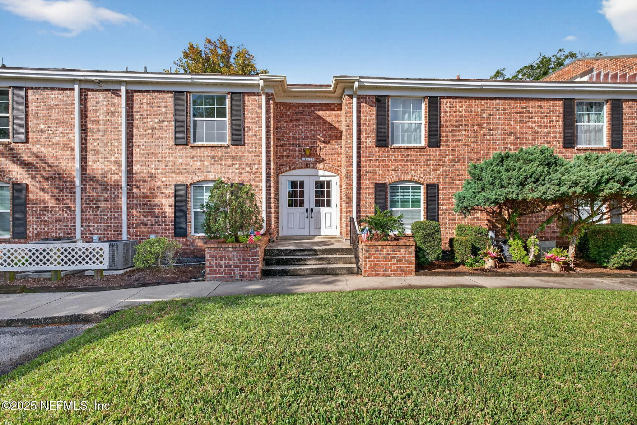 Jacksonville, Florida 32207, United States, 2 Bedrooms Bedrooms, ,2 BathroomsBathrooms,Residential,Active,236209