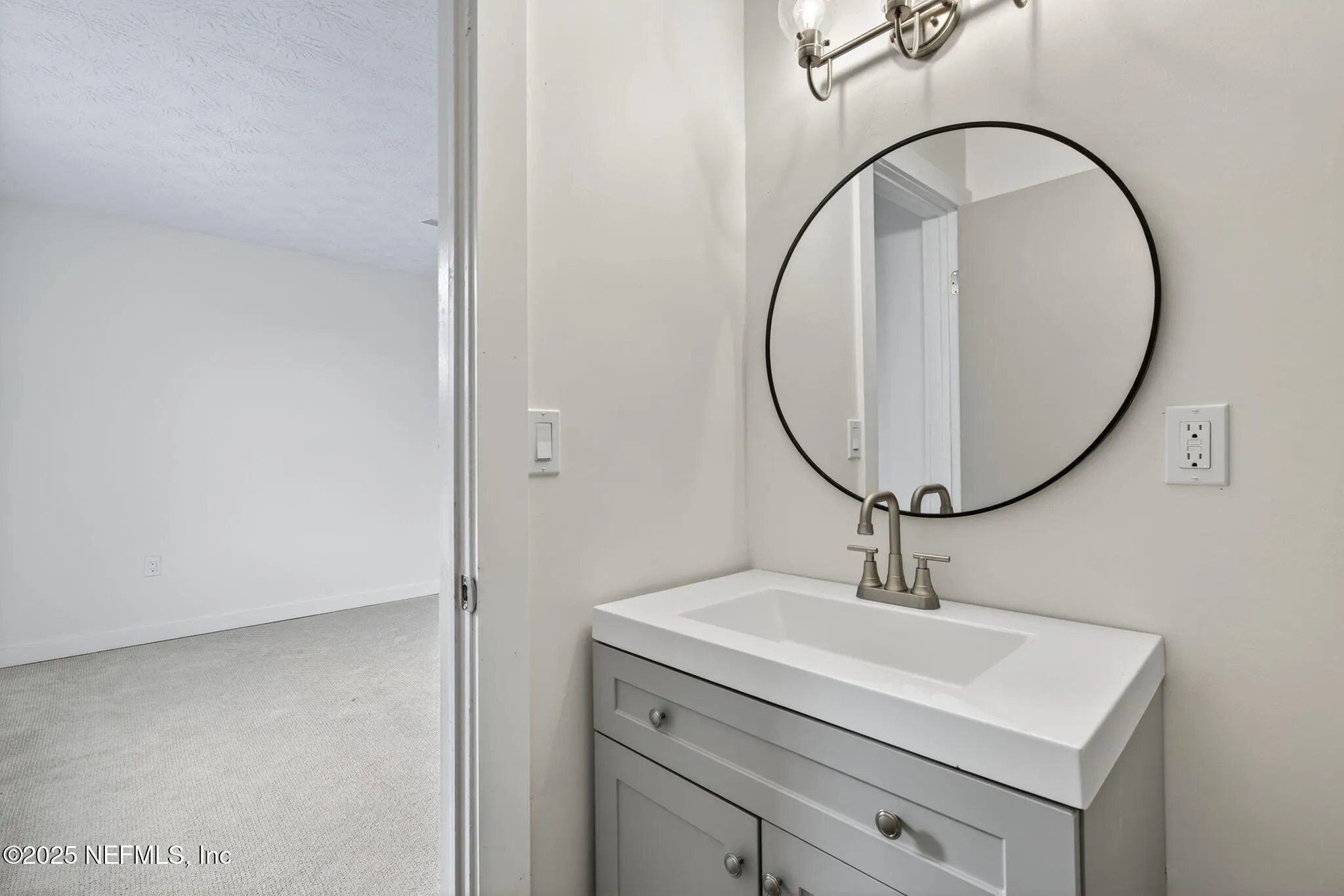 Jacksonville, Florida 32207, United States, 2 Bedrooms Bedrooms, ,2 BathroomsBathrooms,Residential,Active,236209