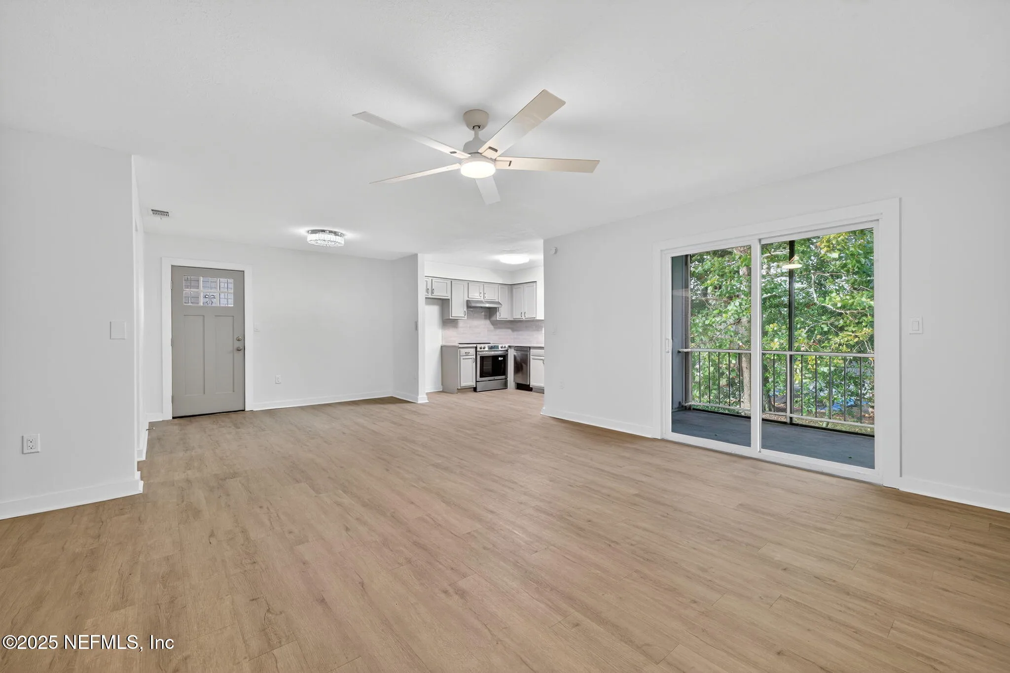 Jacksonville, Florida 32207, United States, 2 Bedrooms Bedrooms, ,2 BathroomsBathrooms,Residential,Active,236209