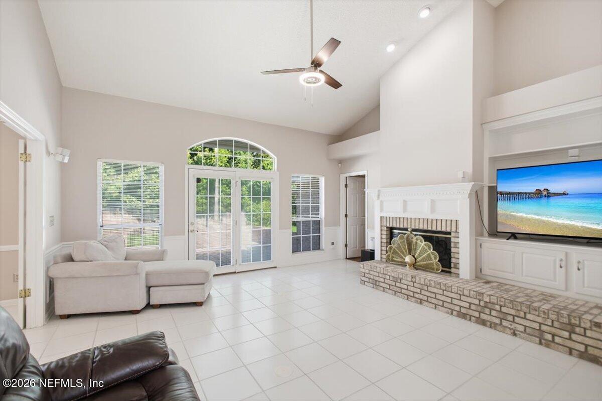 4624 CONFEDERATE OAKS Drive