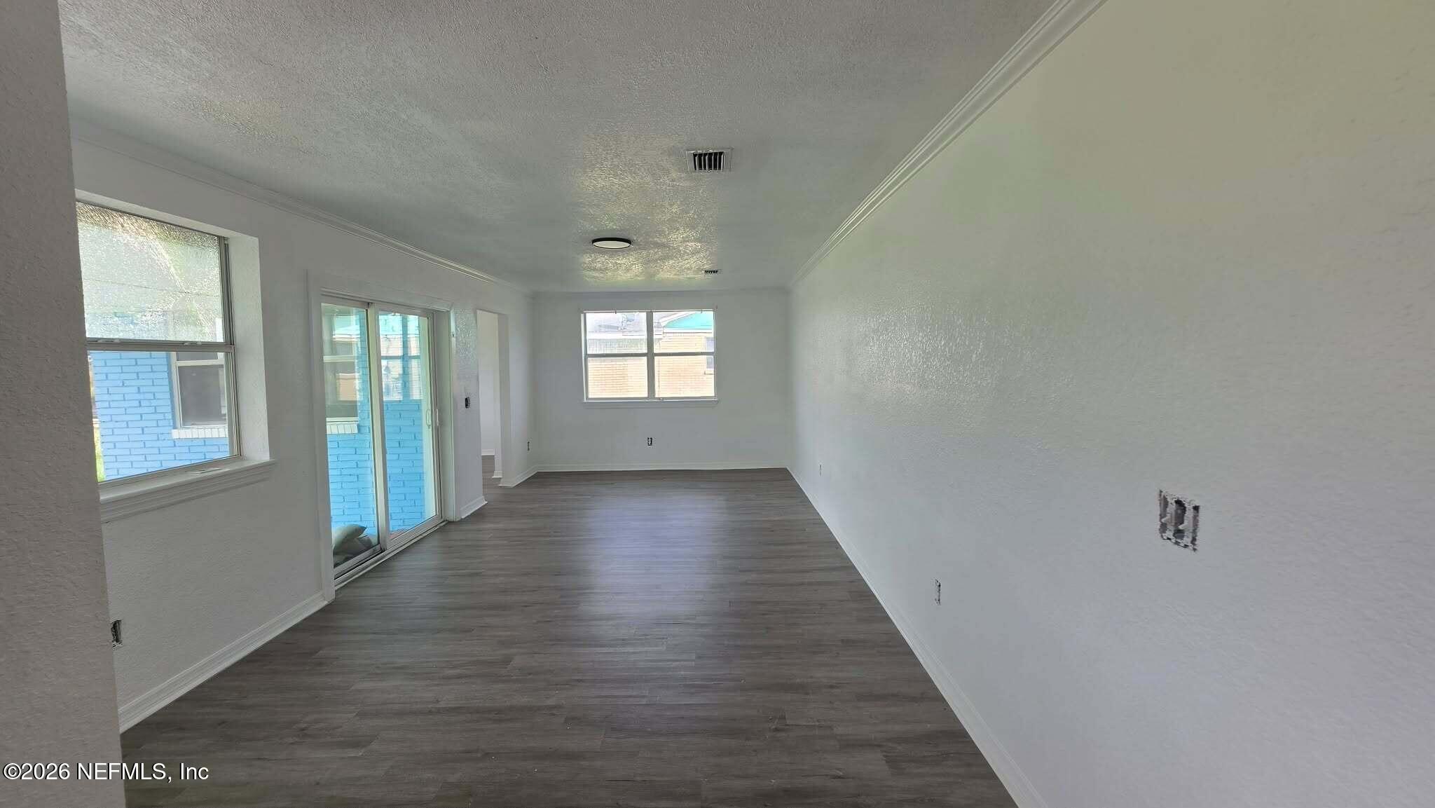 2325 RIBAULT SCENIC Drive
