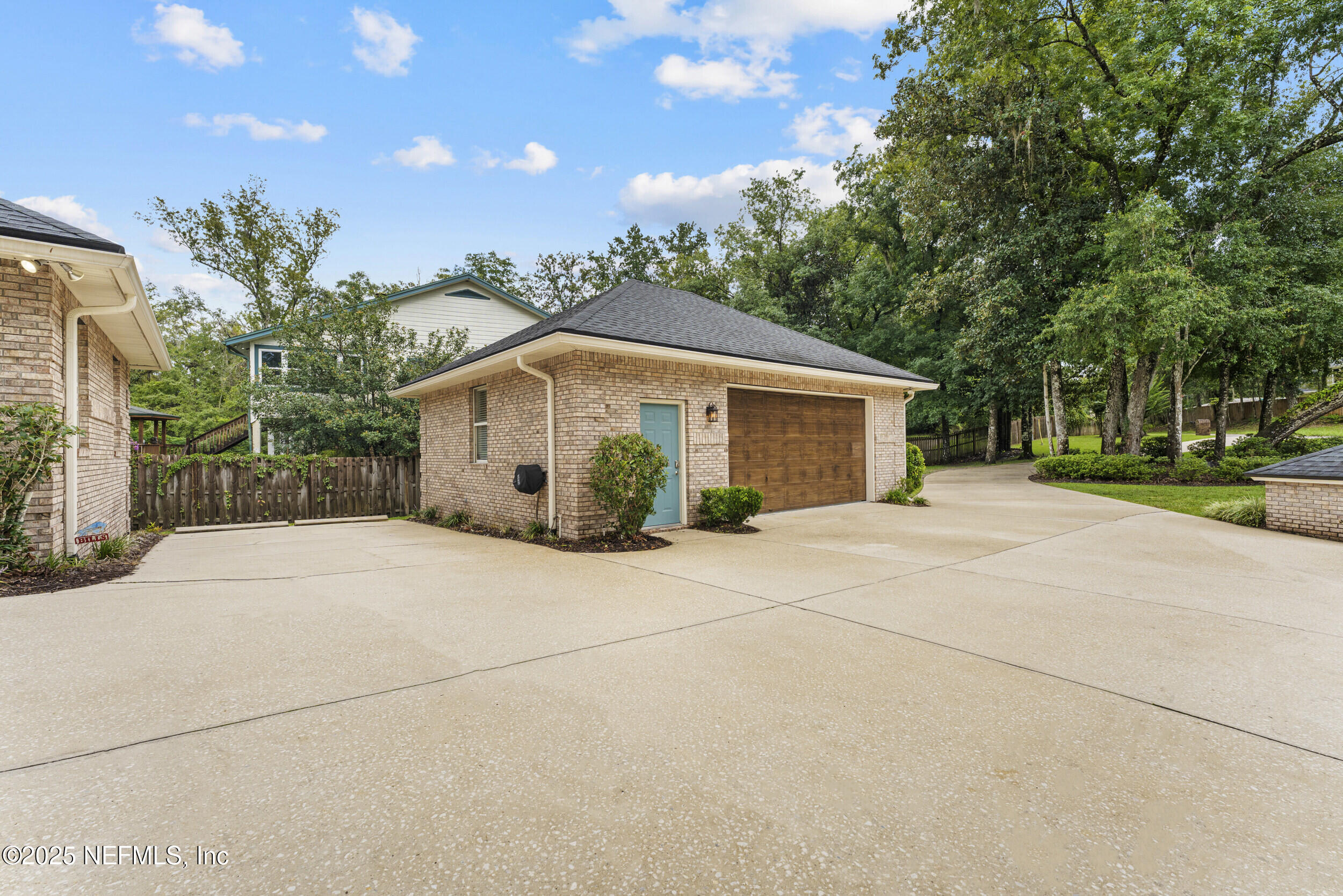 2361 SANDY RUN Drive N