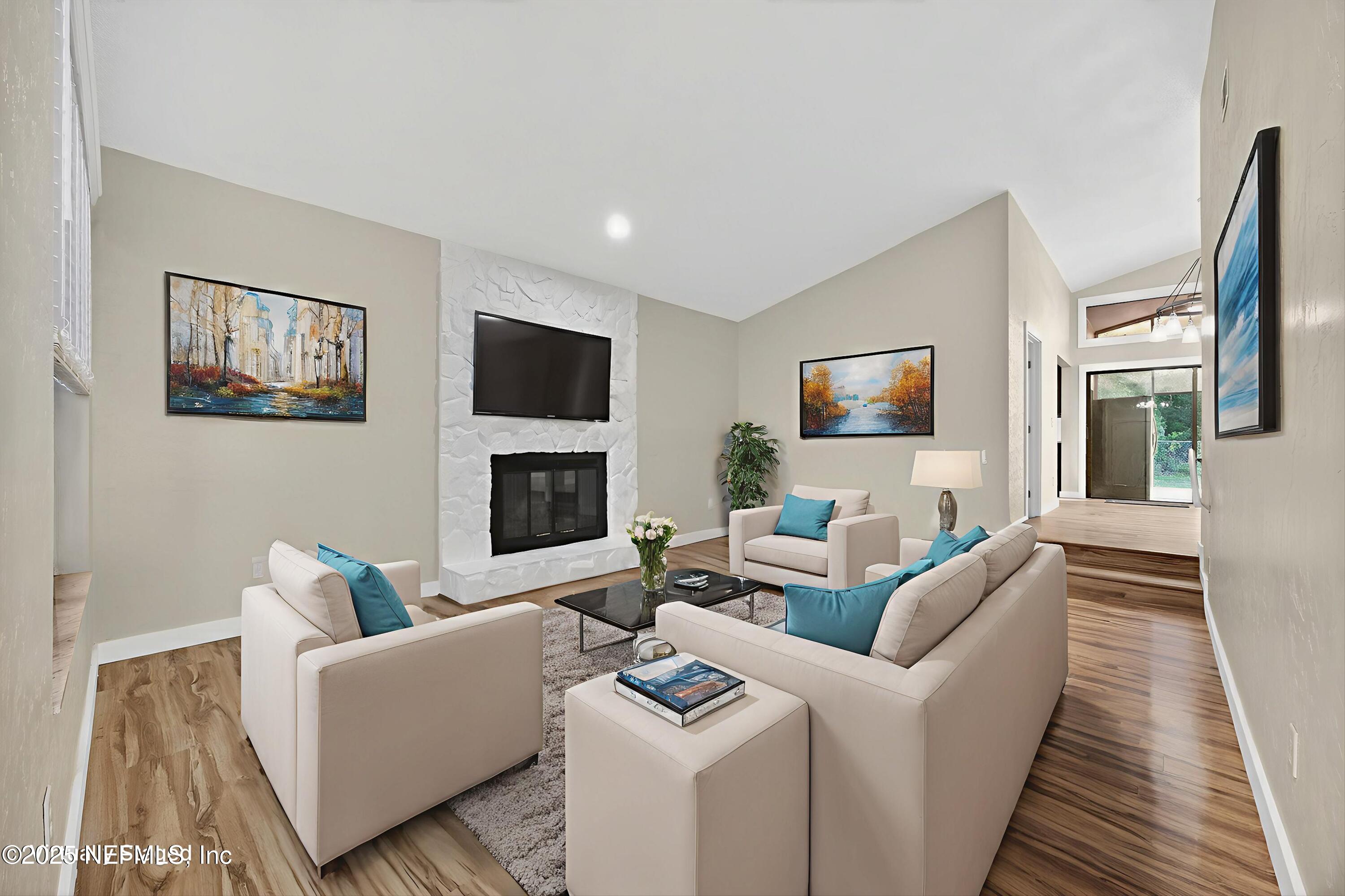 2216 KENSINGTON Lane