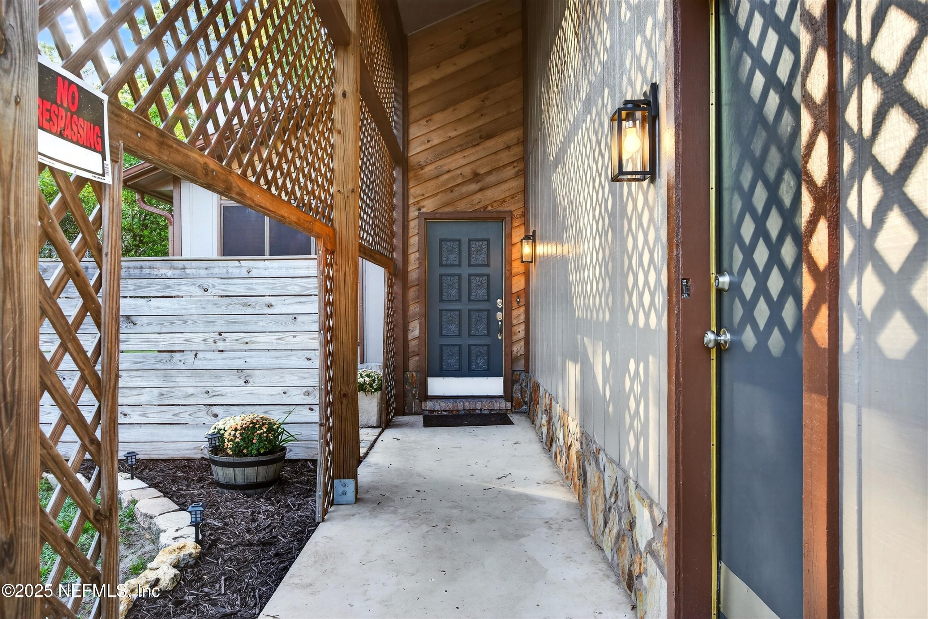 2216 KENSINGTON Lane