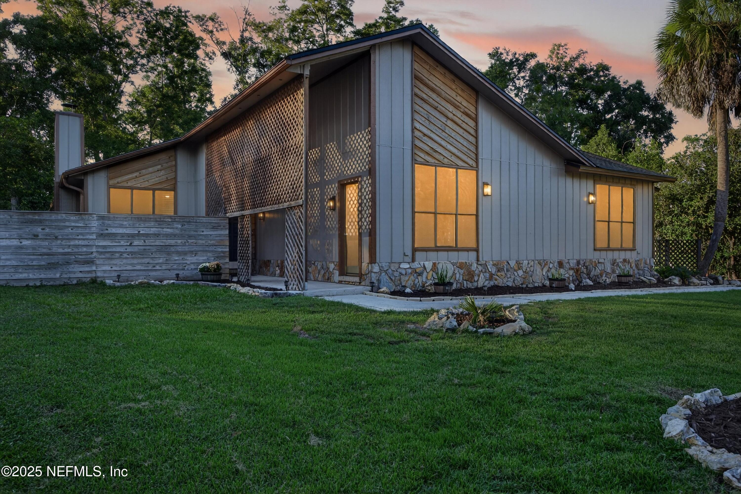 2216 KENSINGTON Lane