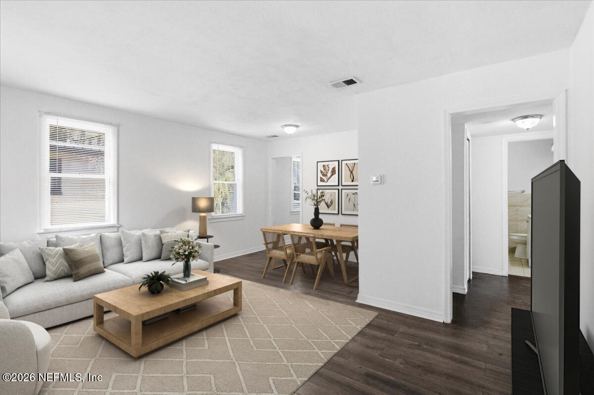 2205 COMMONWEALTH Avenue