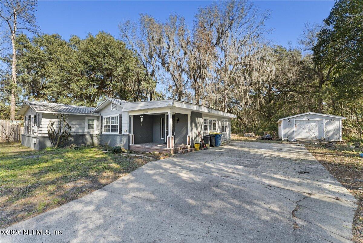 10565 BESSENT Road N